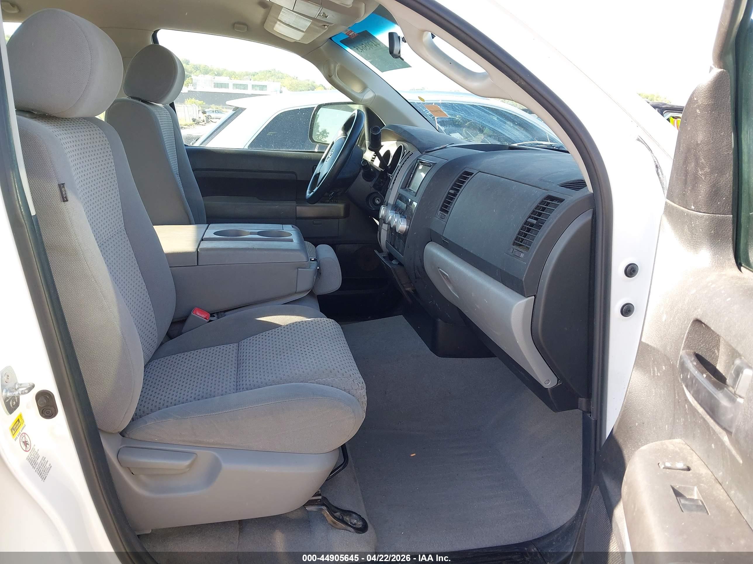 TOYOTA TUNDRA image 5
