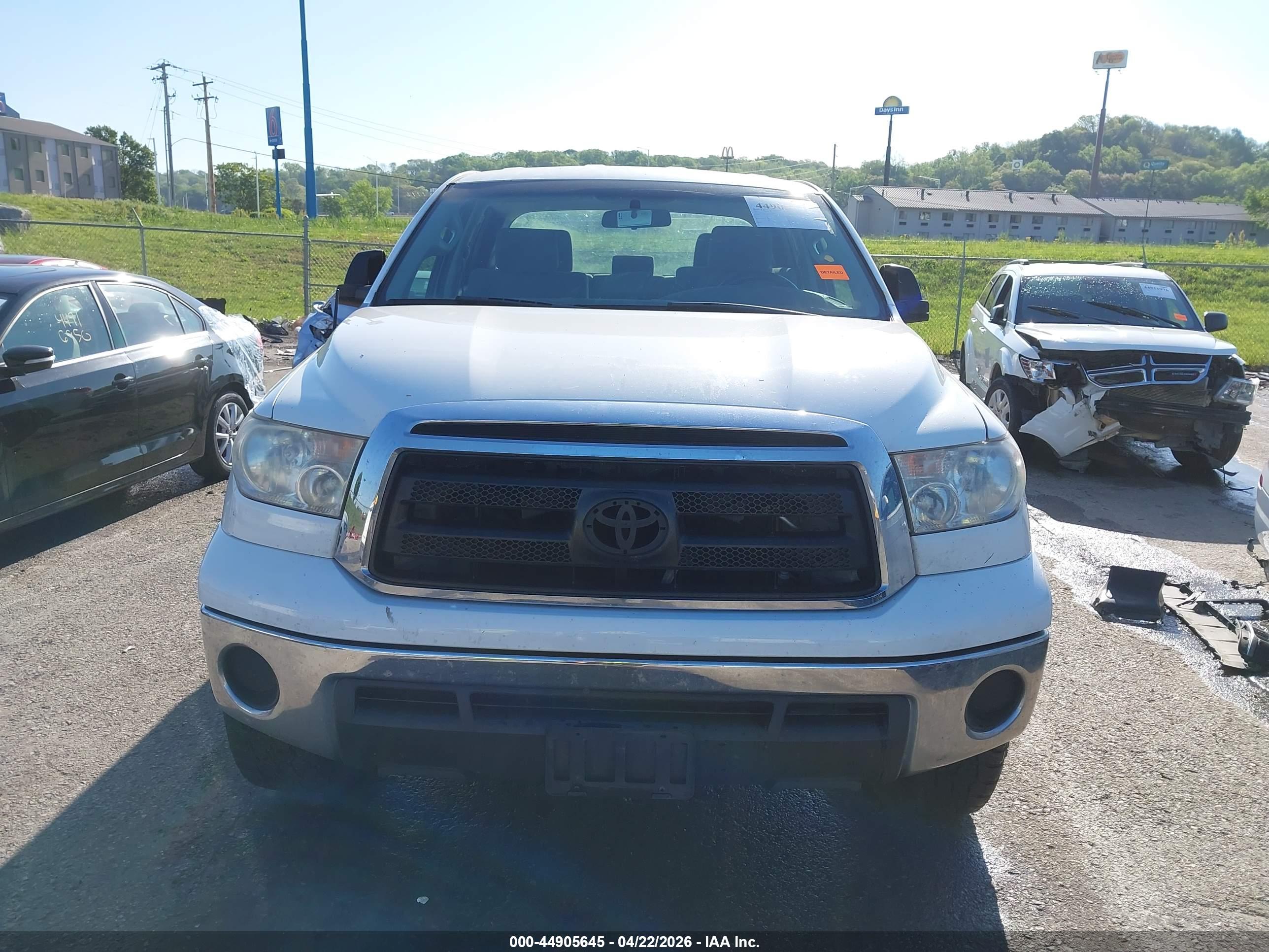 TOYOTA TUNDRA image 6