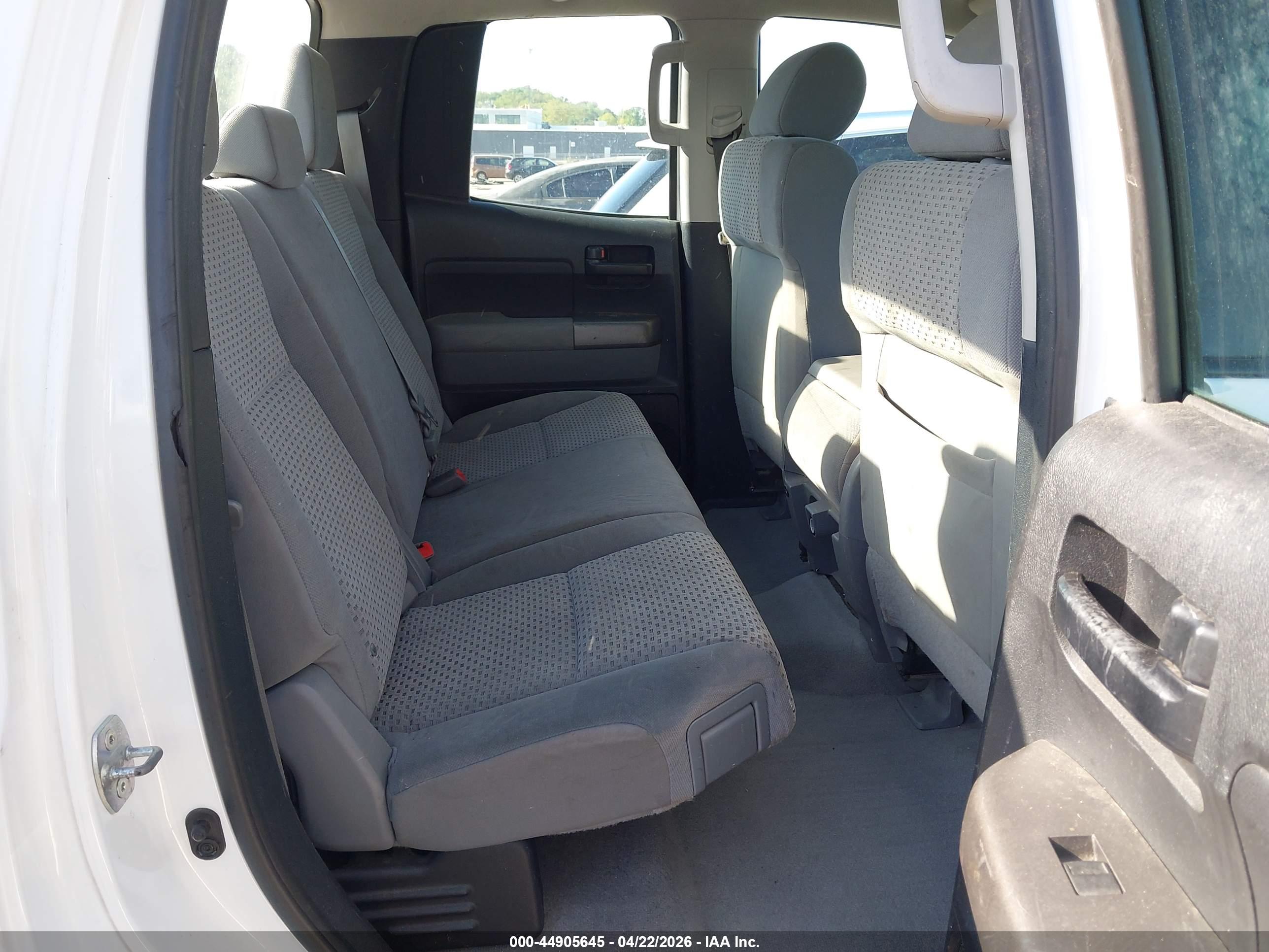 TOYOTA TUNDRA image 8