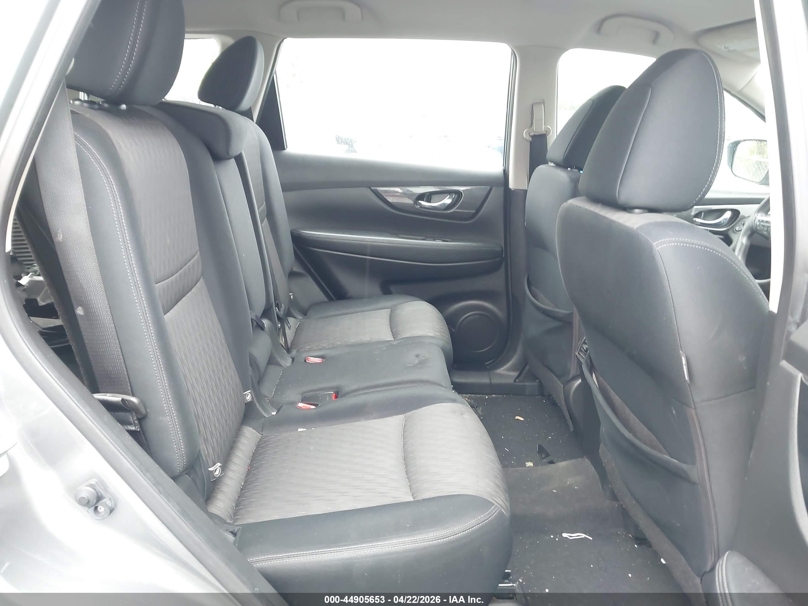 NISSAN ROGUE image 8
