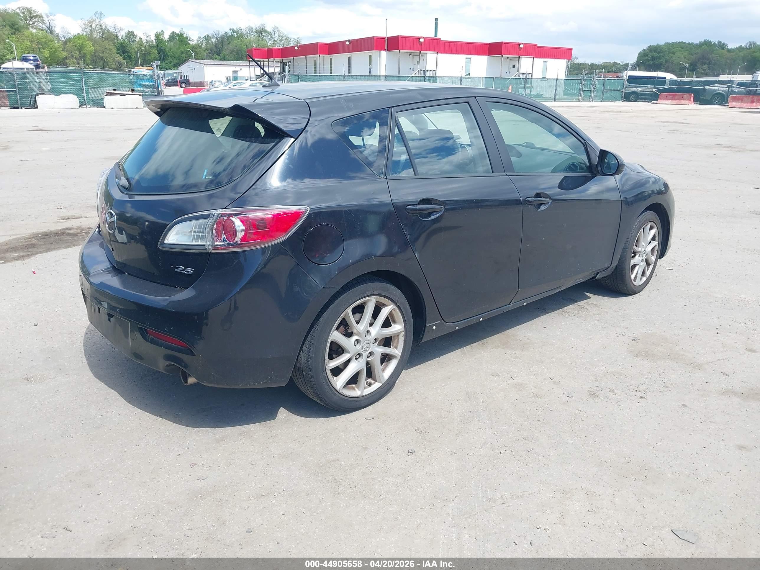 MAZDA MAZDA3 image 4