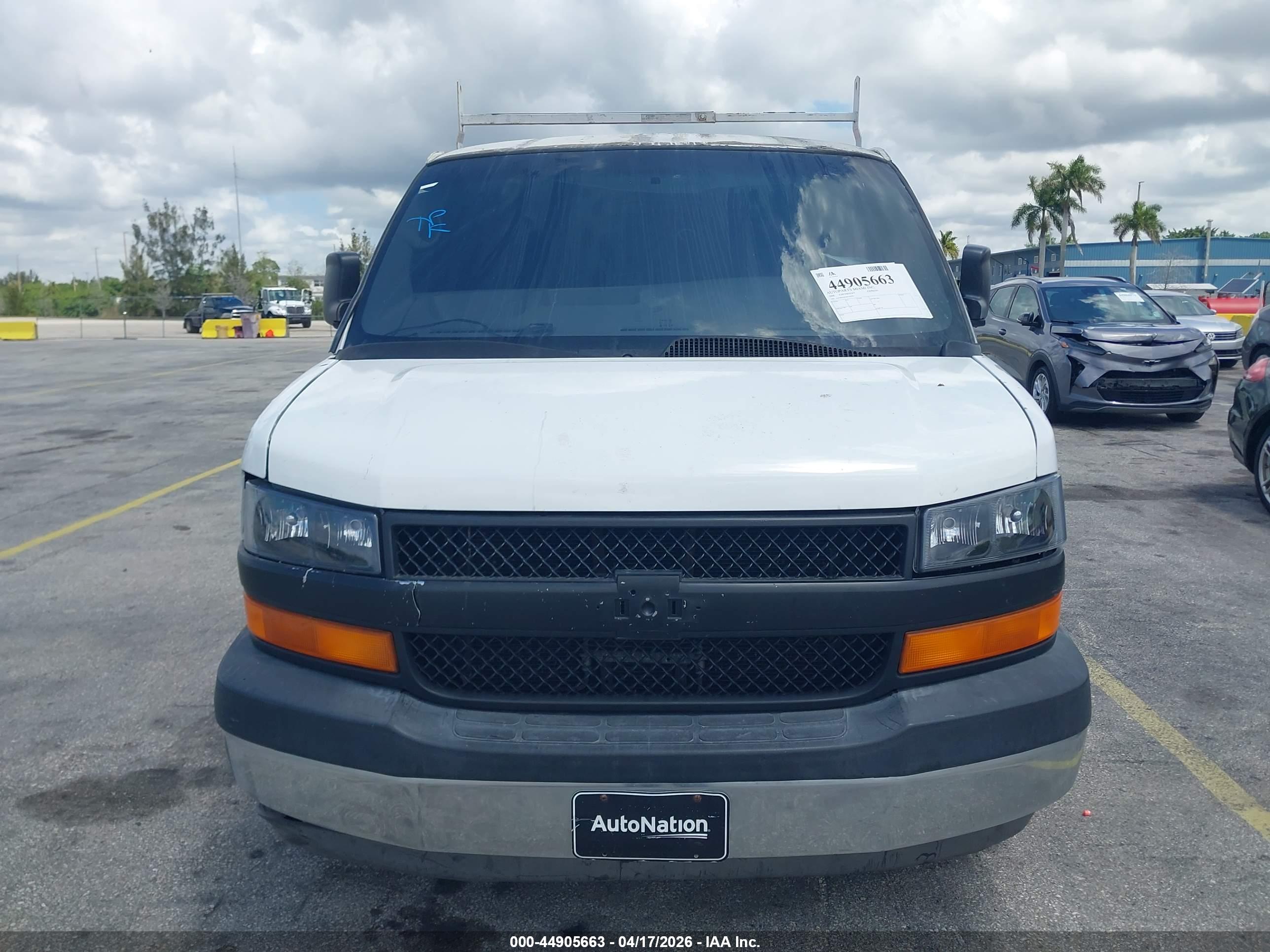 CHEVROLET EXPRESS image 6