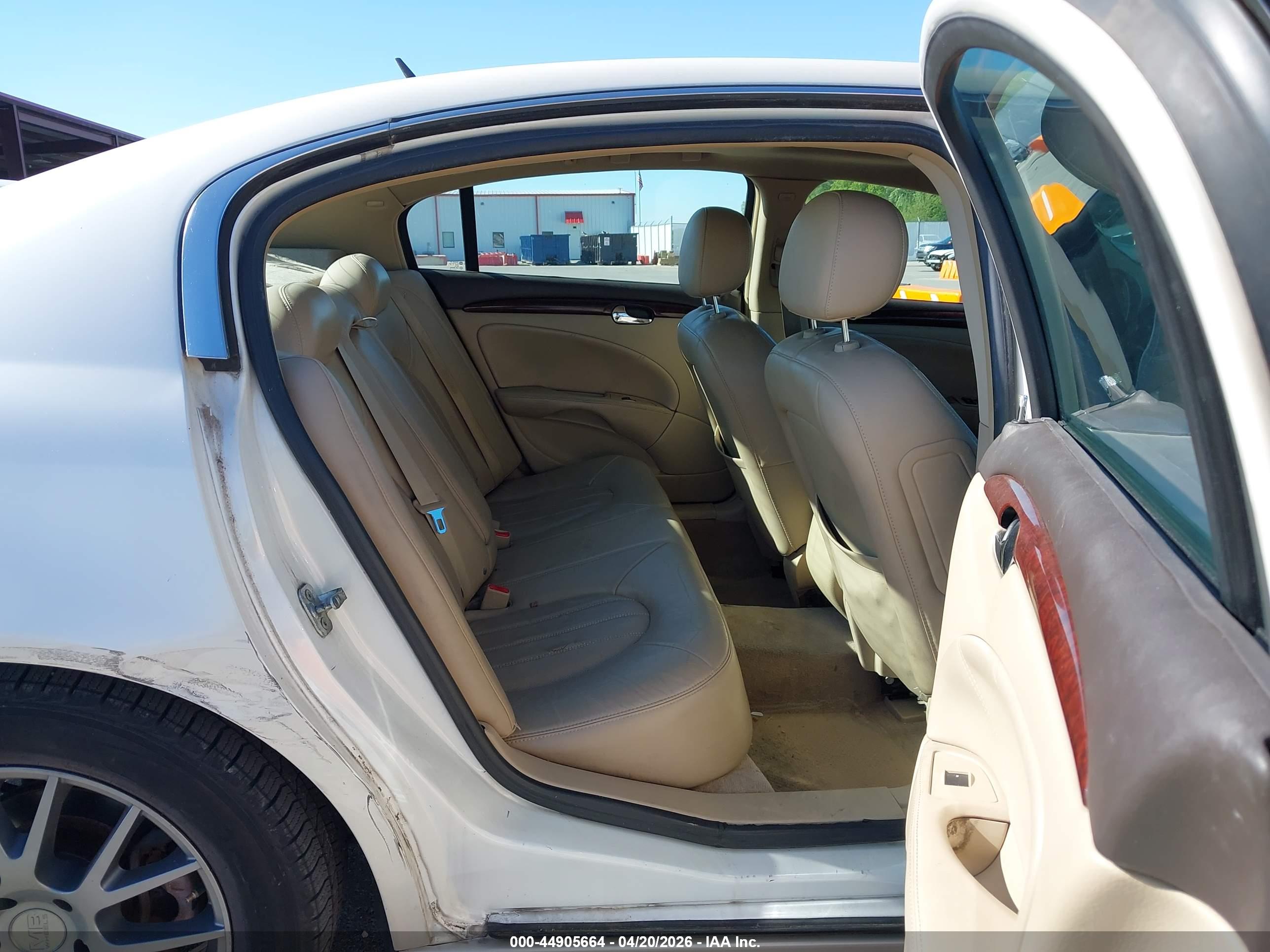 BUICK LUCERNE image 8
