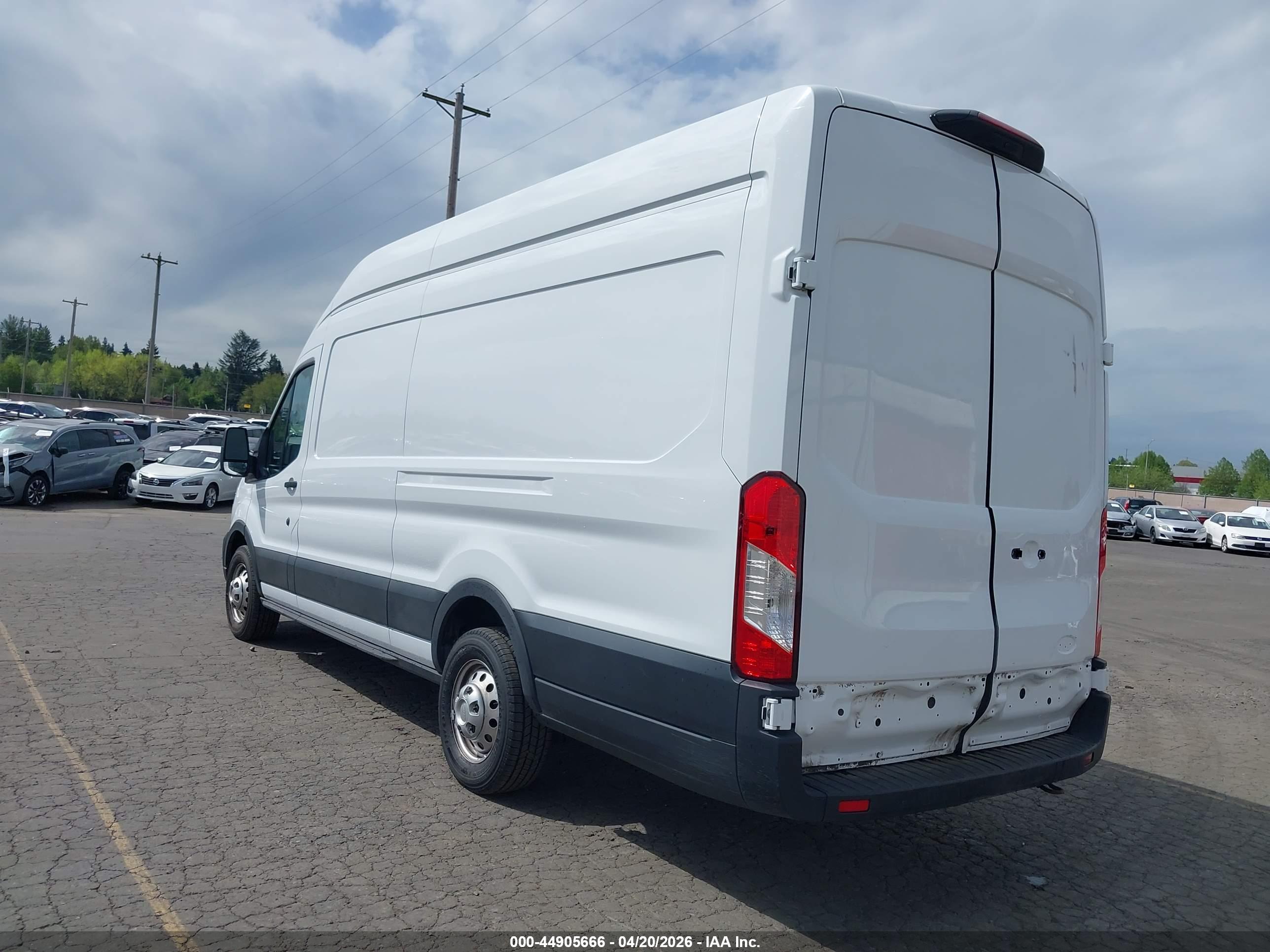 FORD TRANSIT-250 image 3