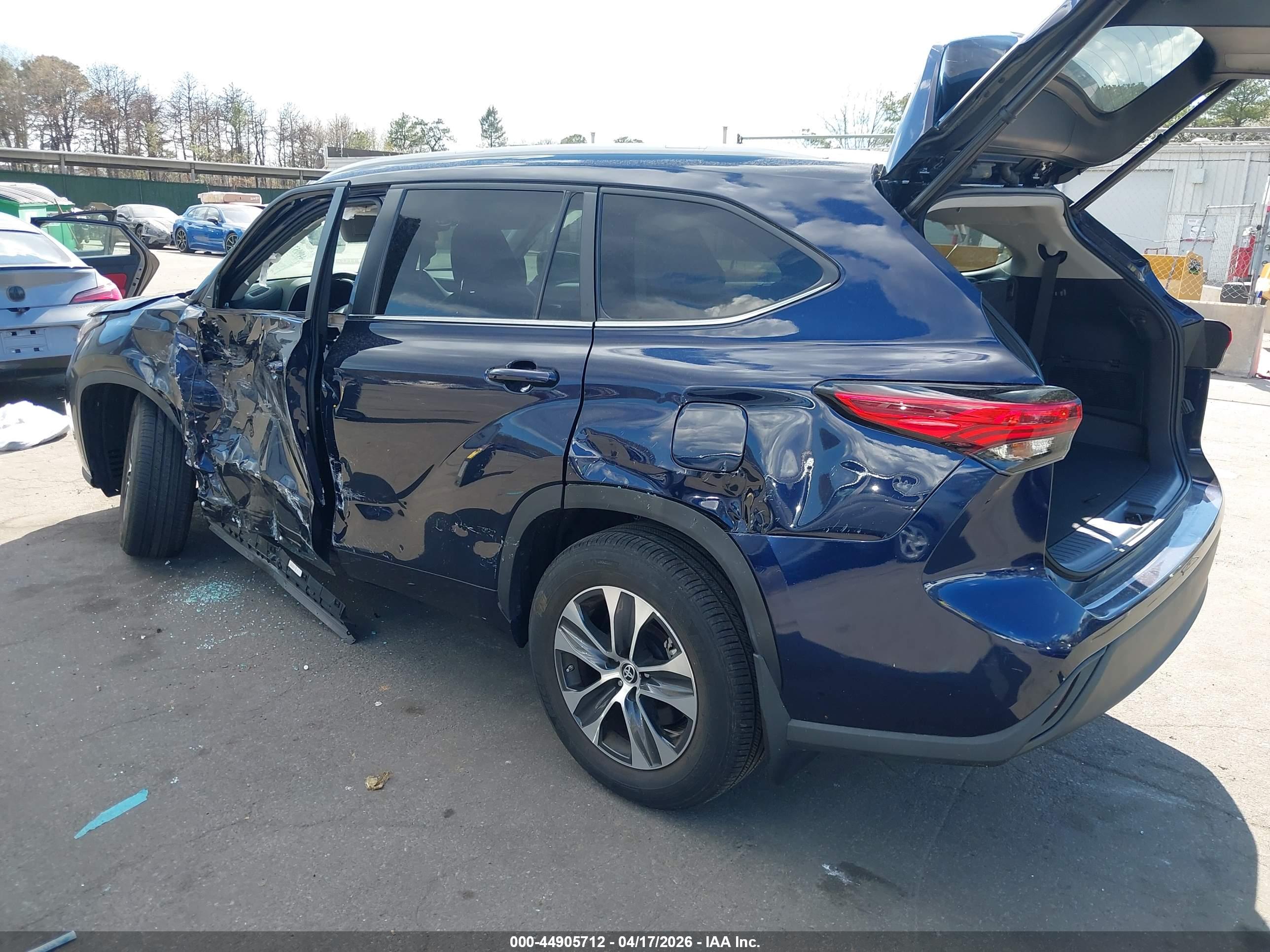 TOYOTA HIGHLANDER image 3