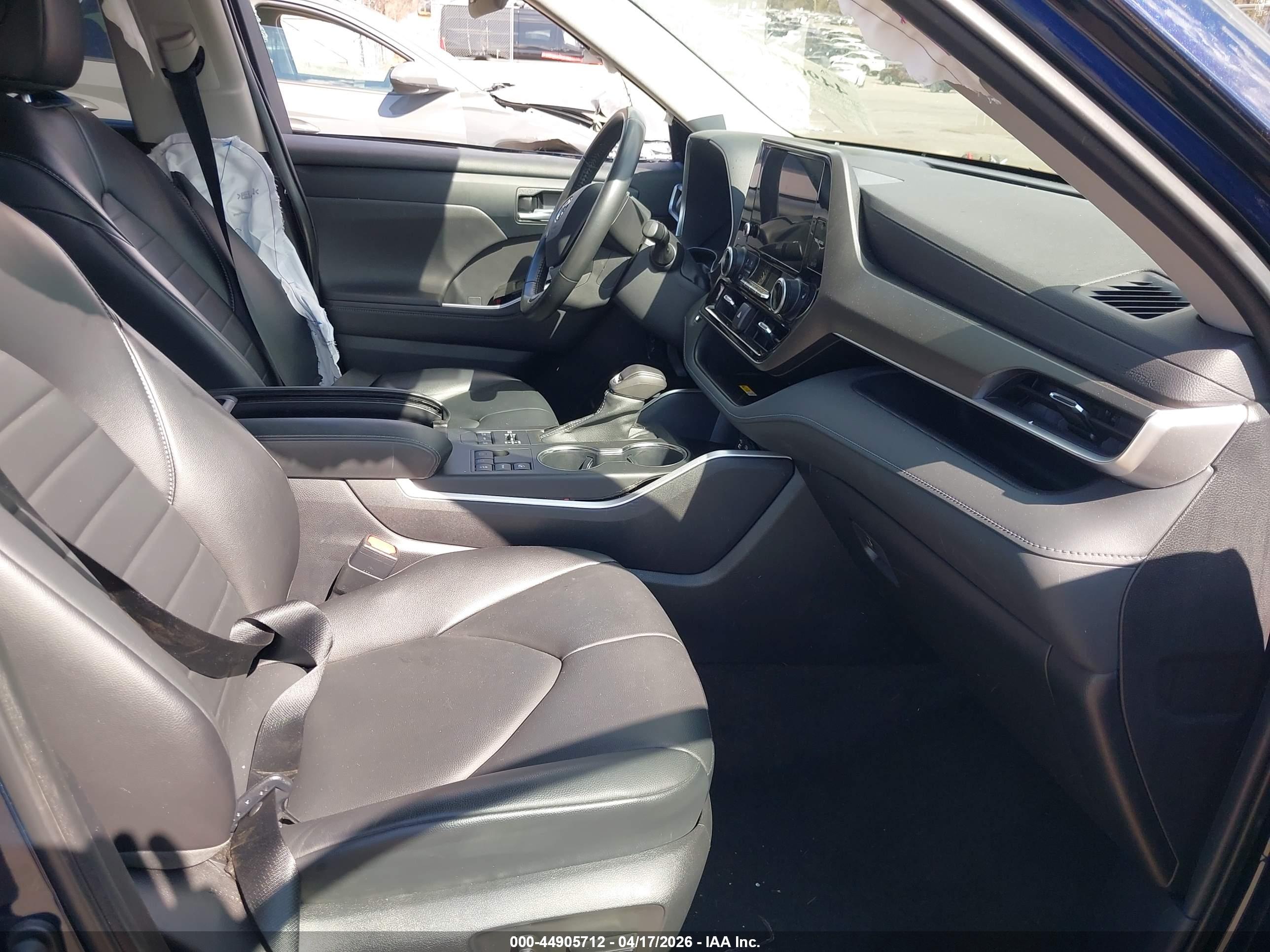 TOYOTA HIGHLANDER image 5