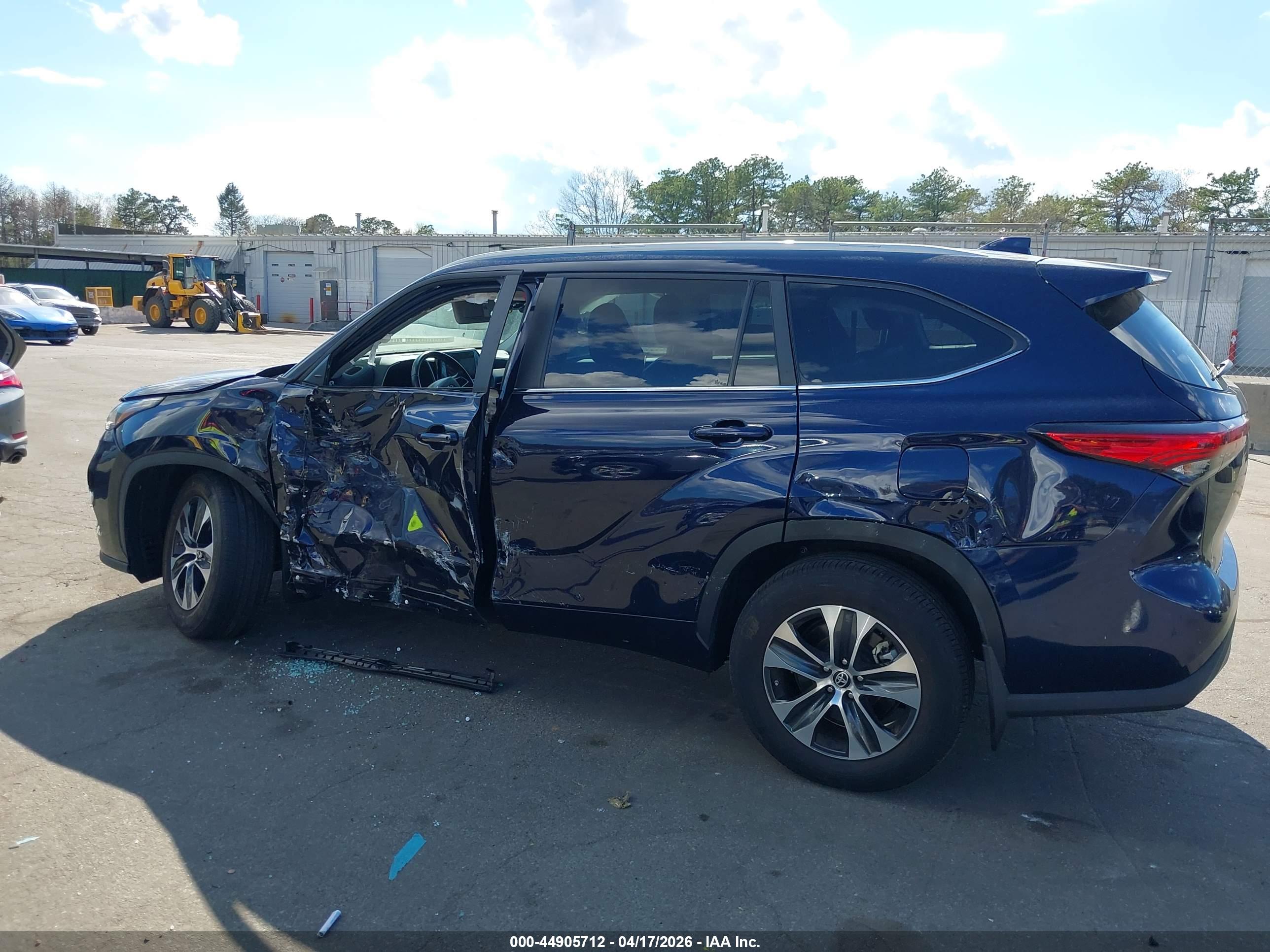 TOYOTA HIGHLANDER image 6