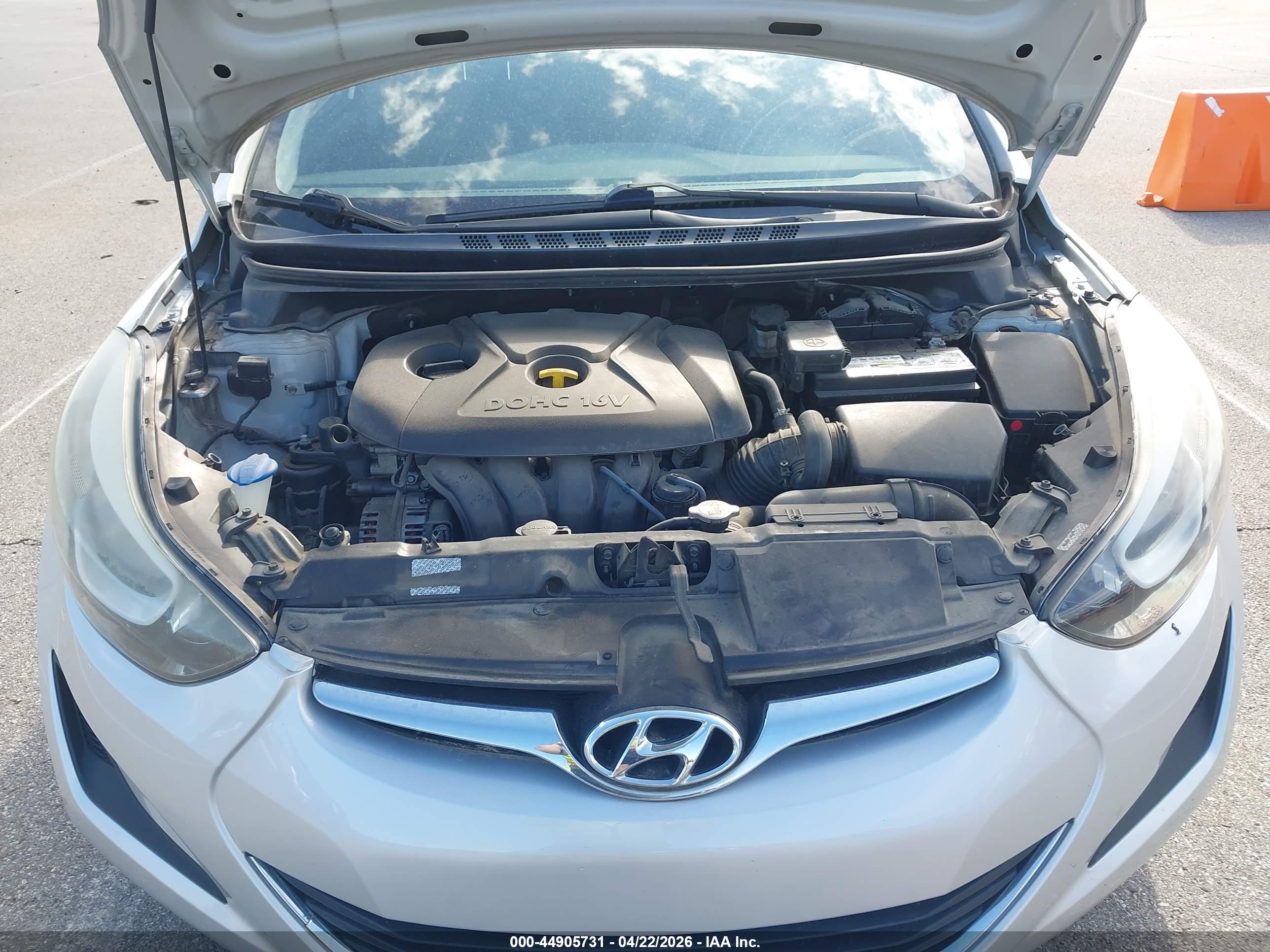 HYUNDAI ELANTRA image 10