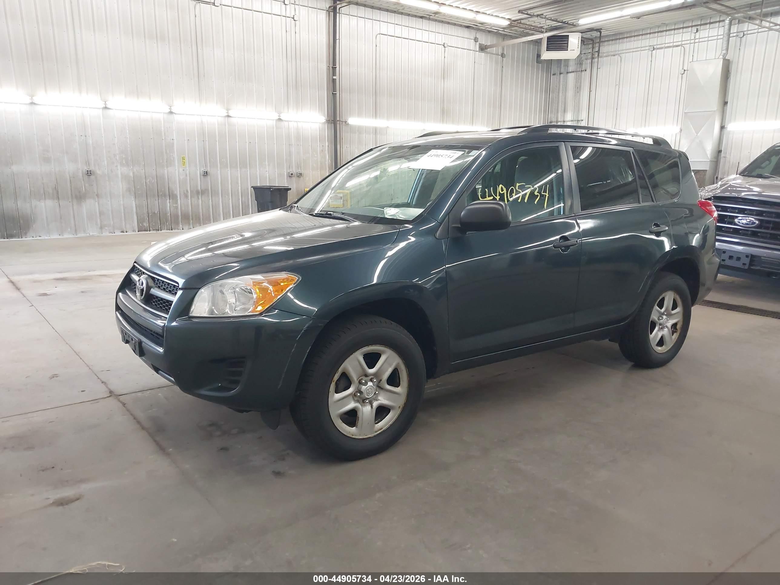 TOYOTA RAV4 image 2