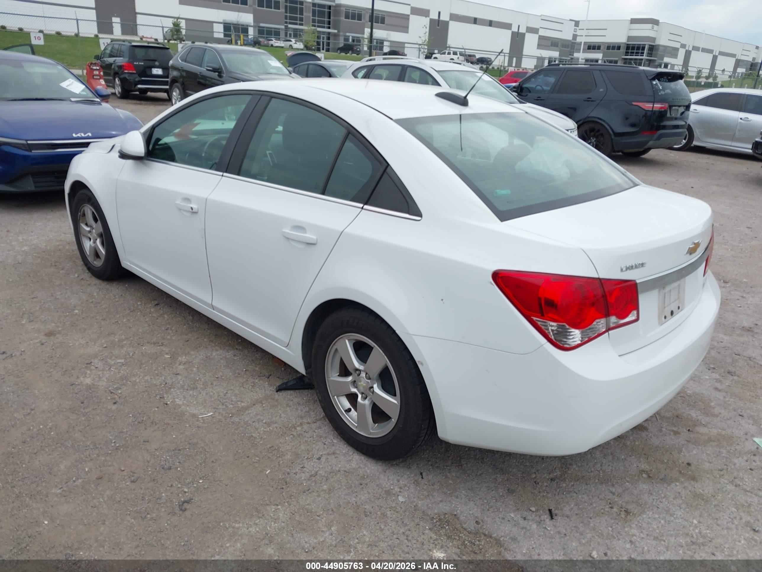 CHEVROLET CRUZE image 3