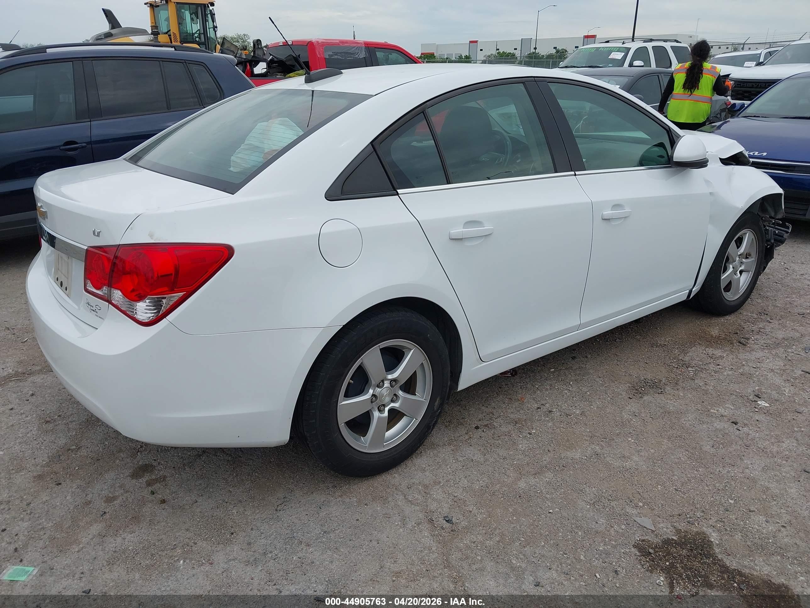 CHEVROLET CRUZE image 4