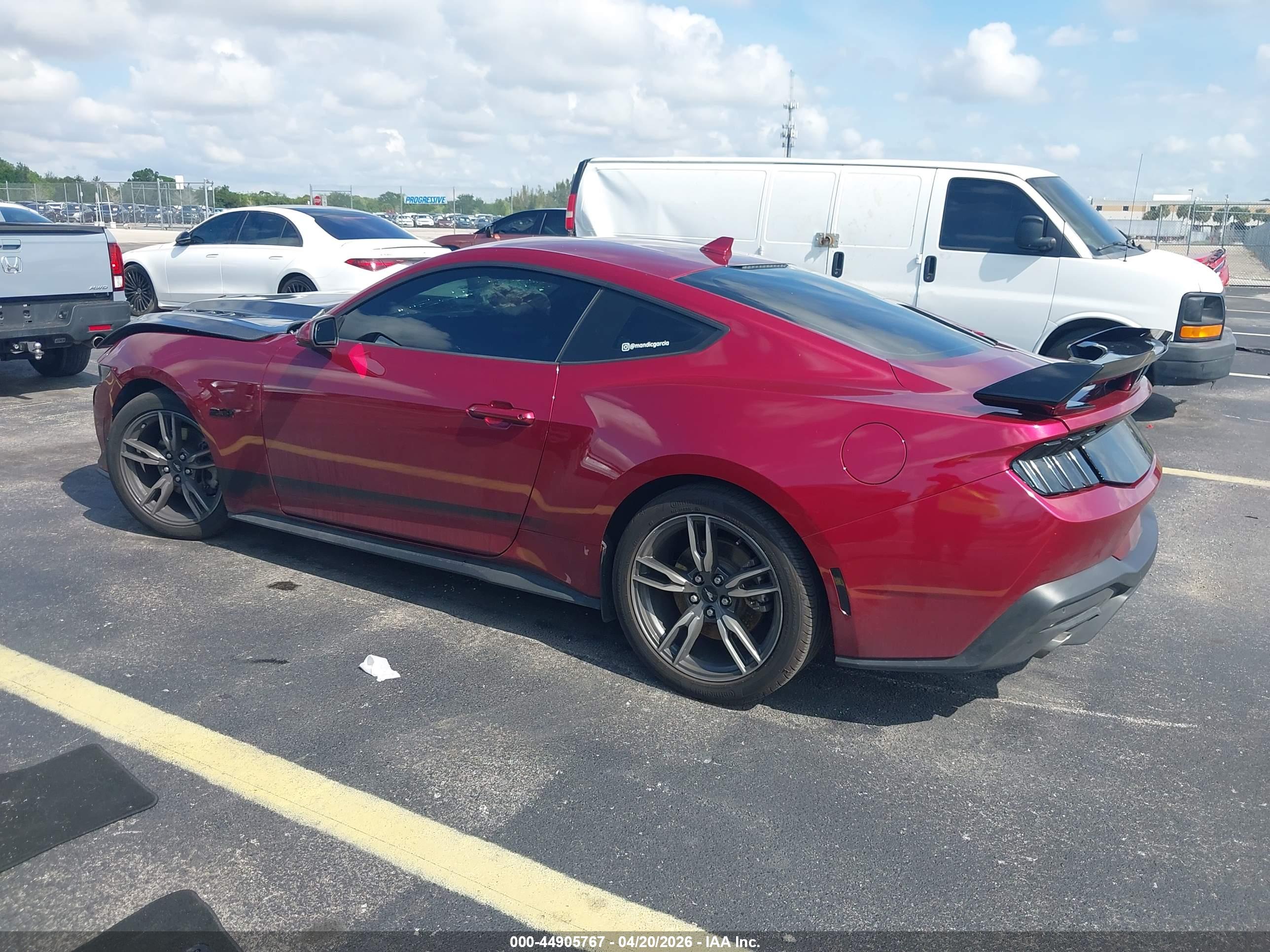 FORD MUSTANG image 3