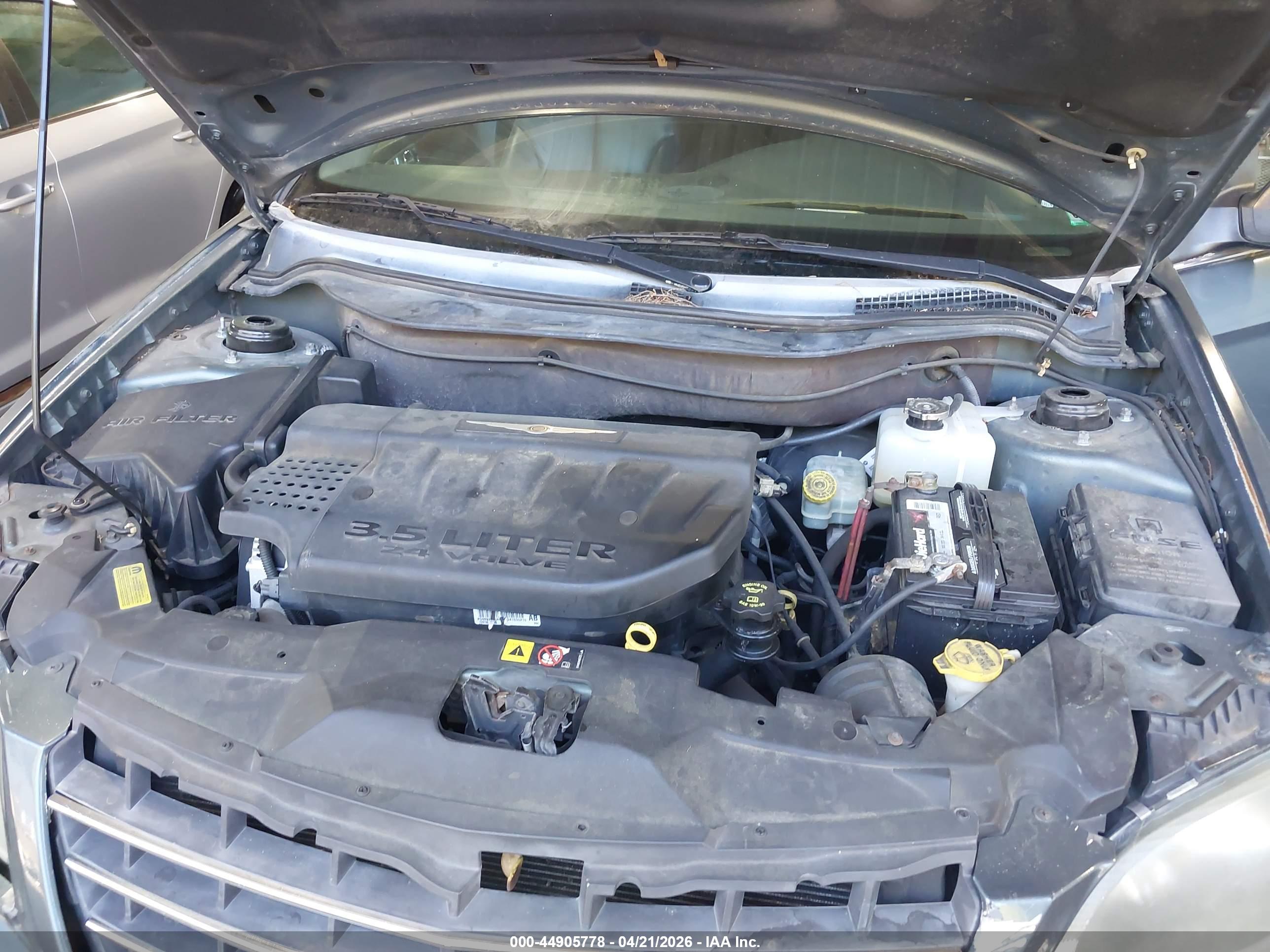 CHRYSLER PACIFICA image 10