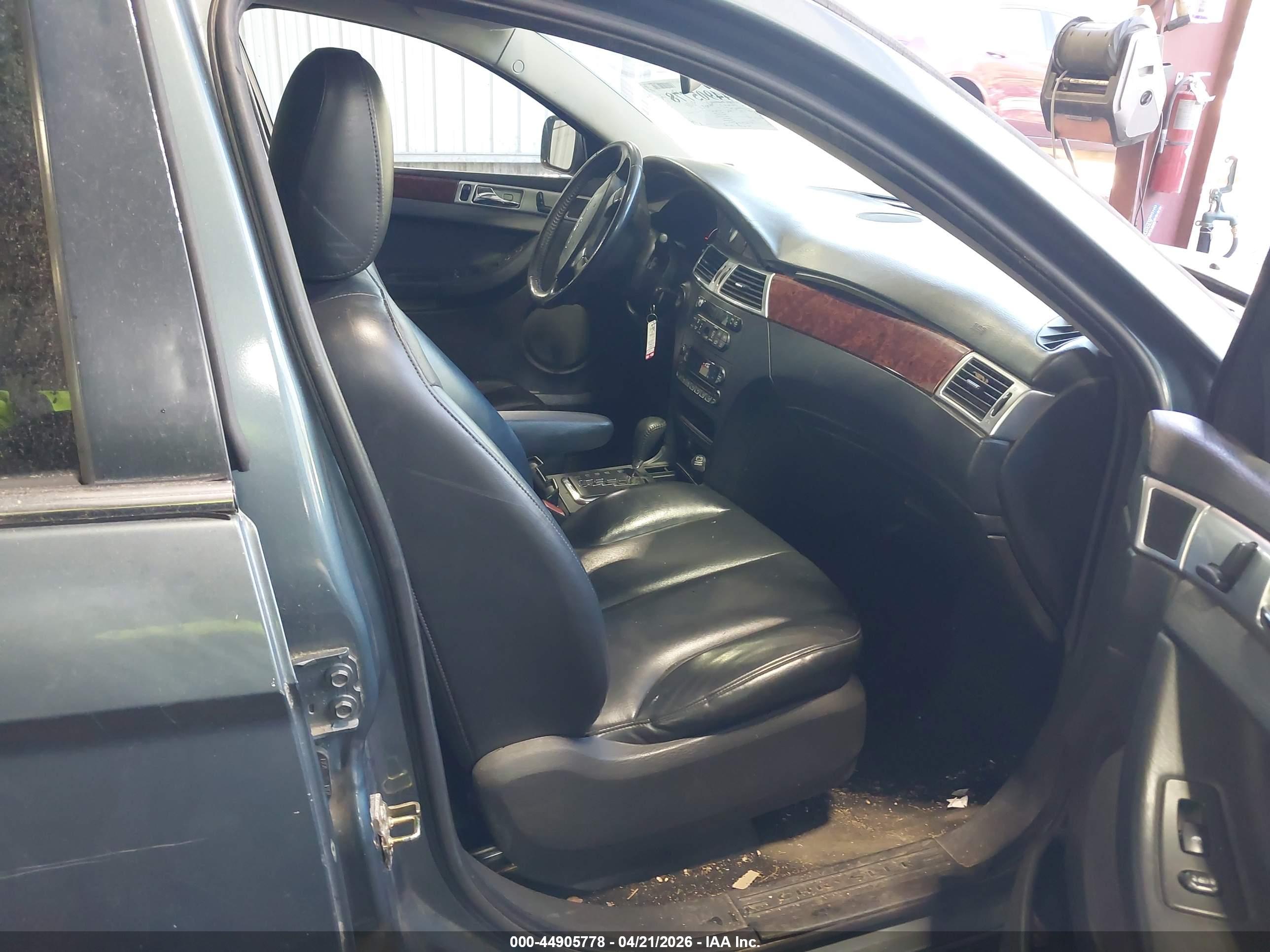 CHRYSLER PACIFICA image 5