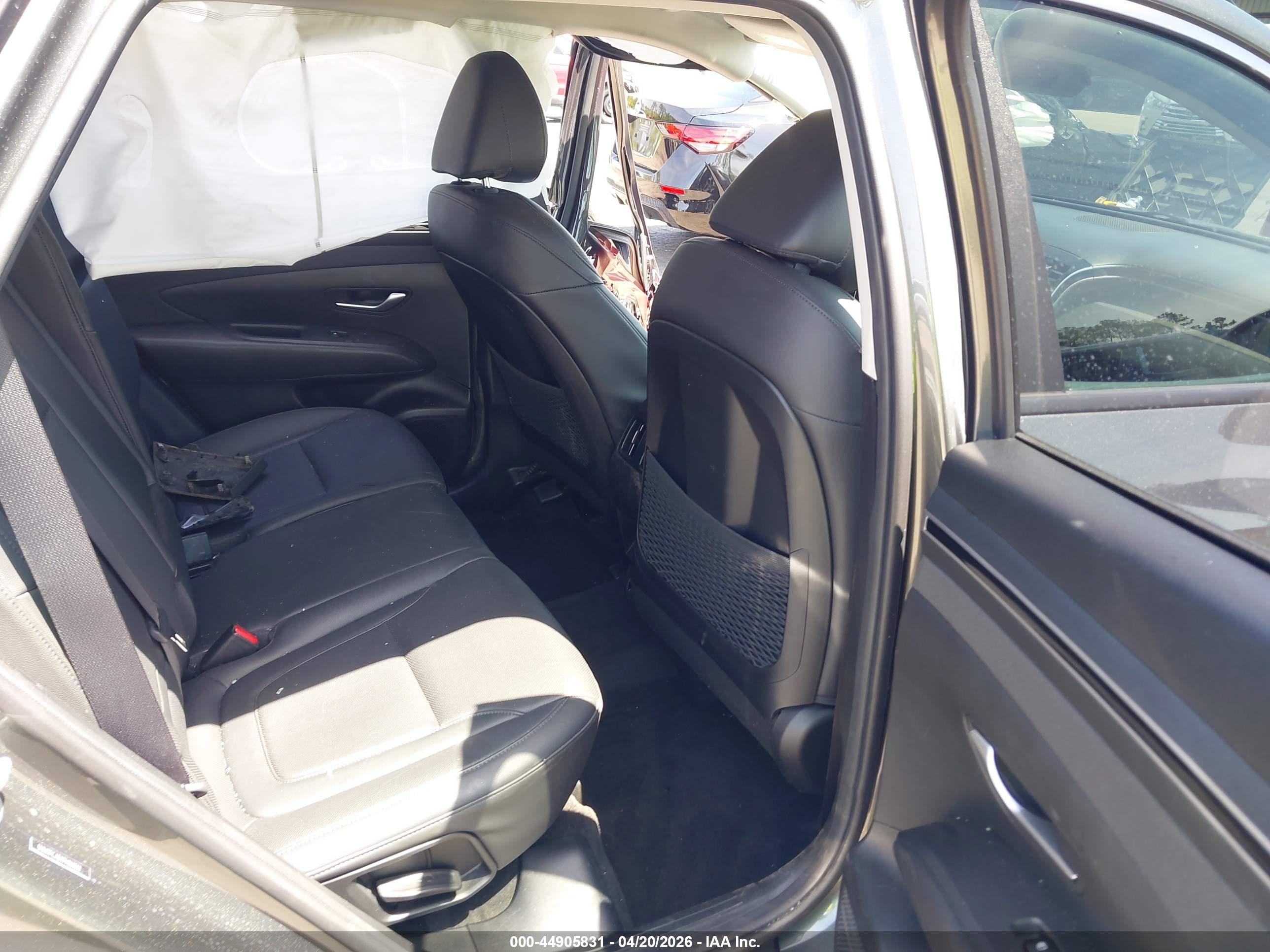 HYUNDAI TUCSON image 8