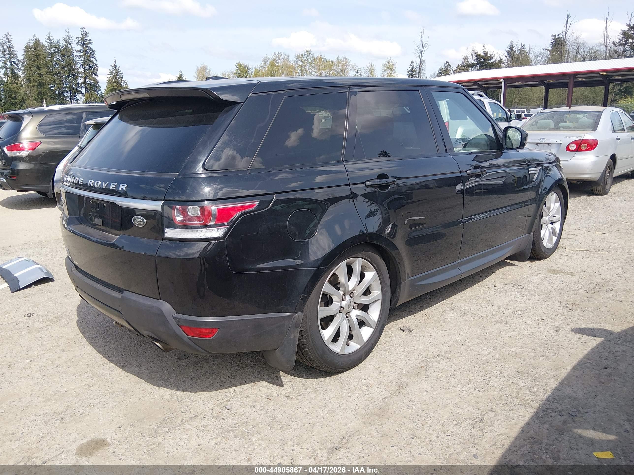 LAND ROVER image 4
