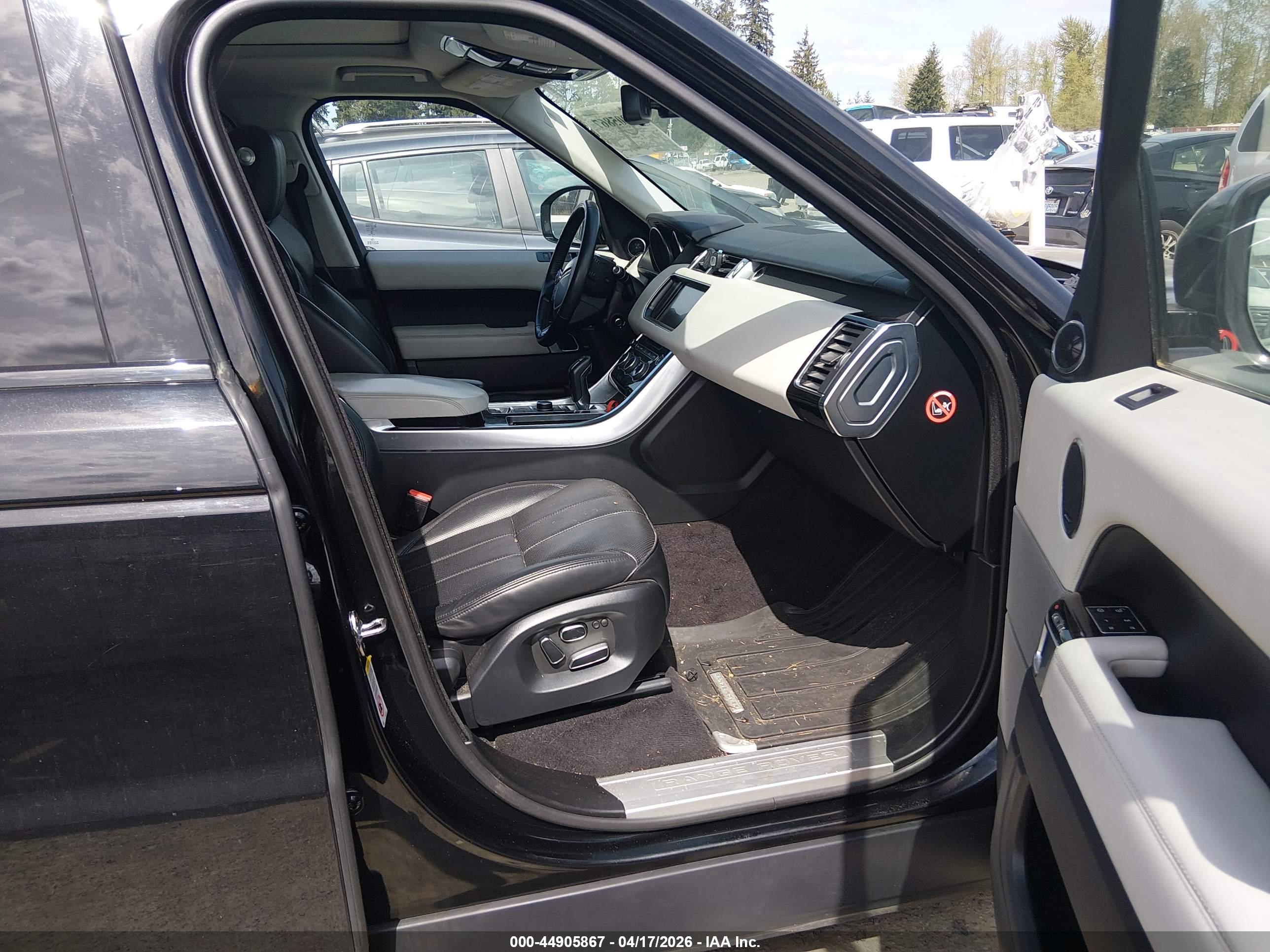 LAND ROVER image 5