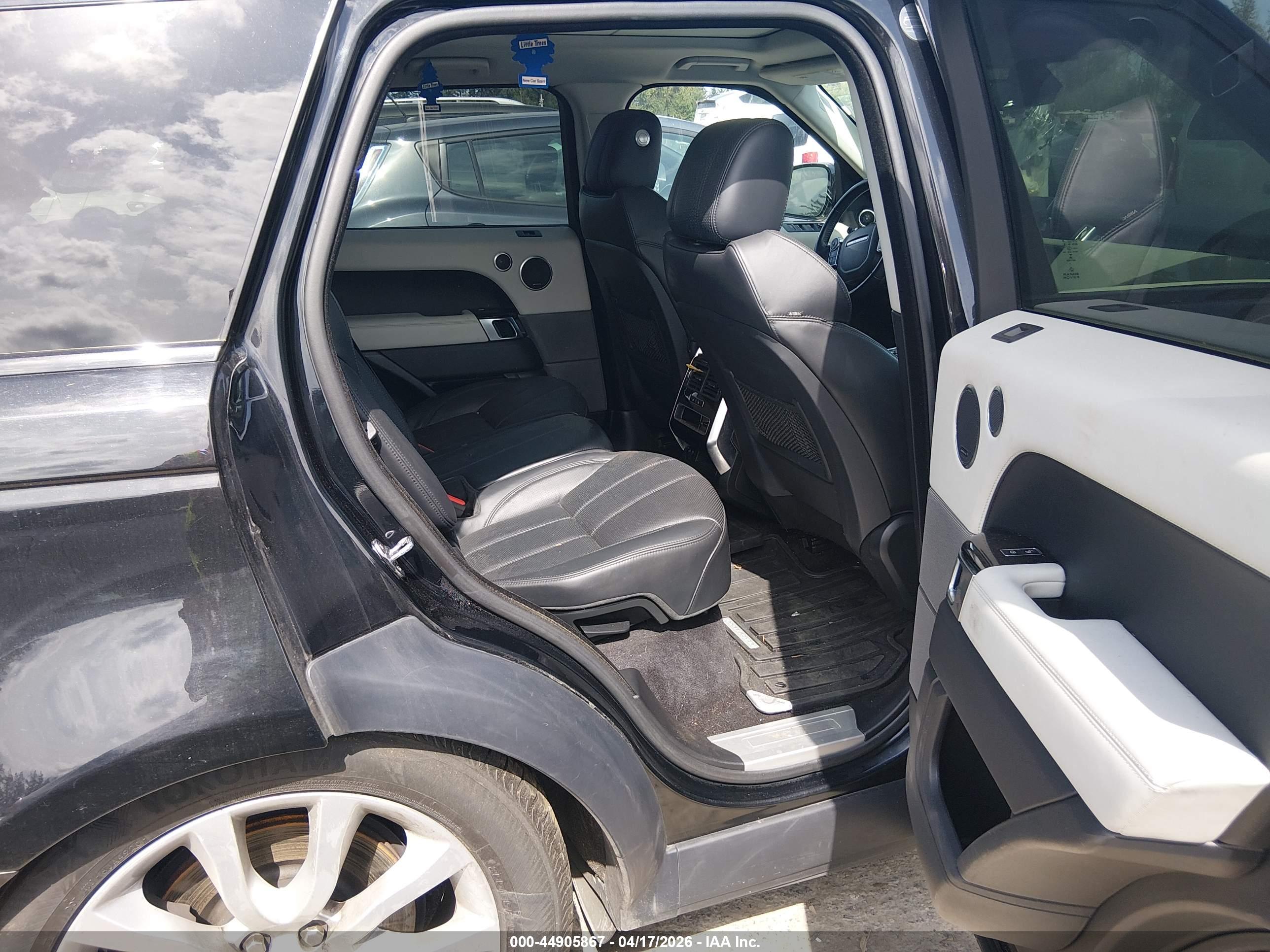 LAND ROVER image 8