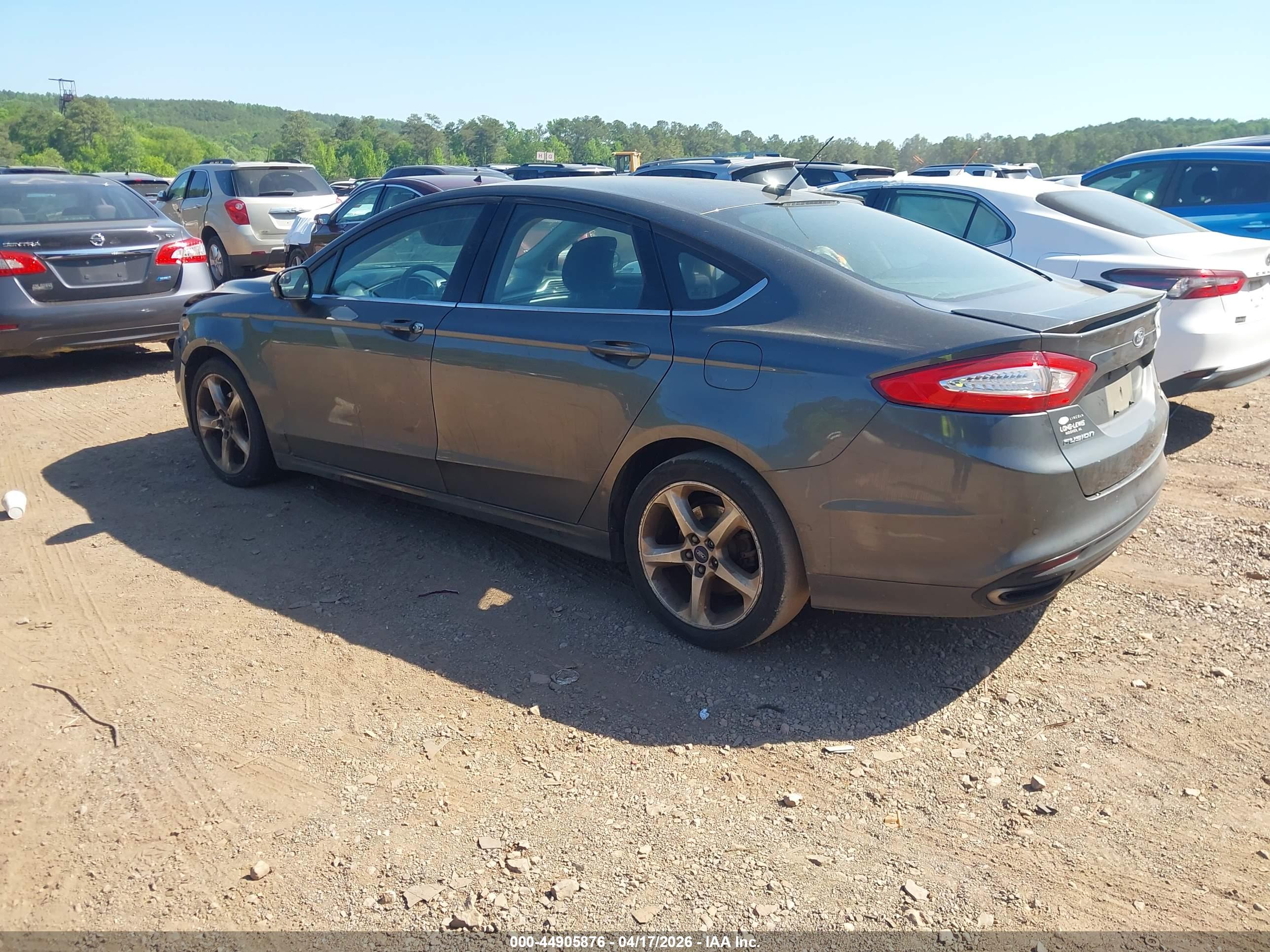 FORD FUSION image 3