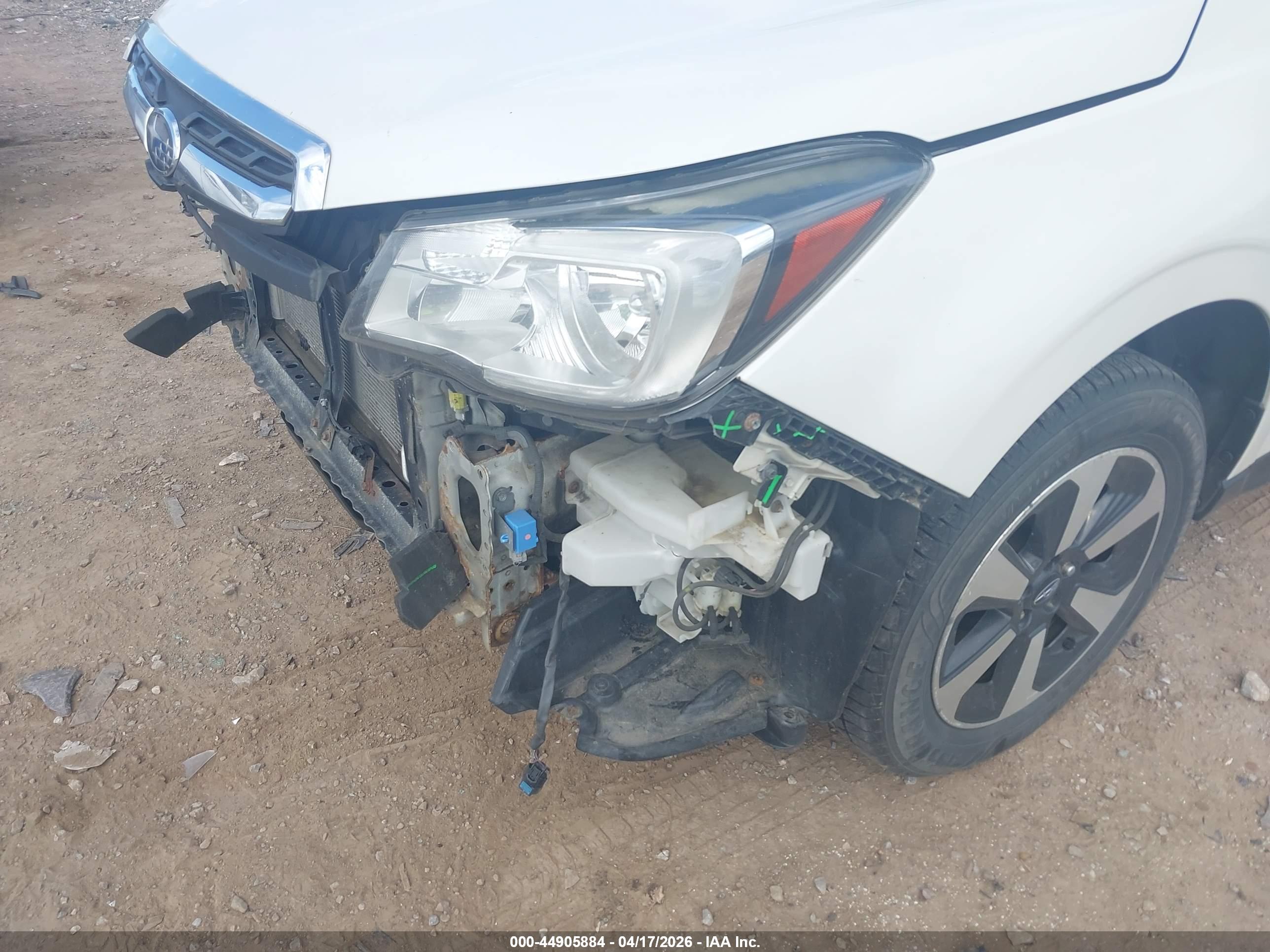 SUBARU FORESTER image 6