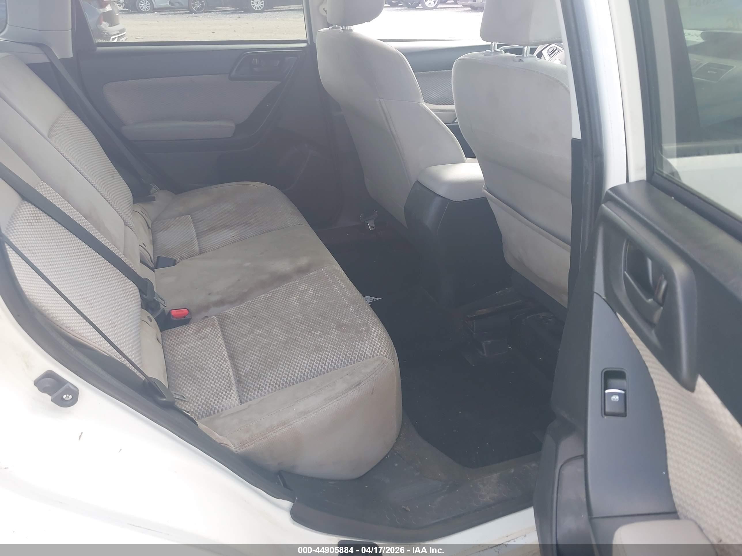SUBARU FORESTER image 8