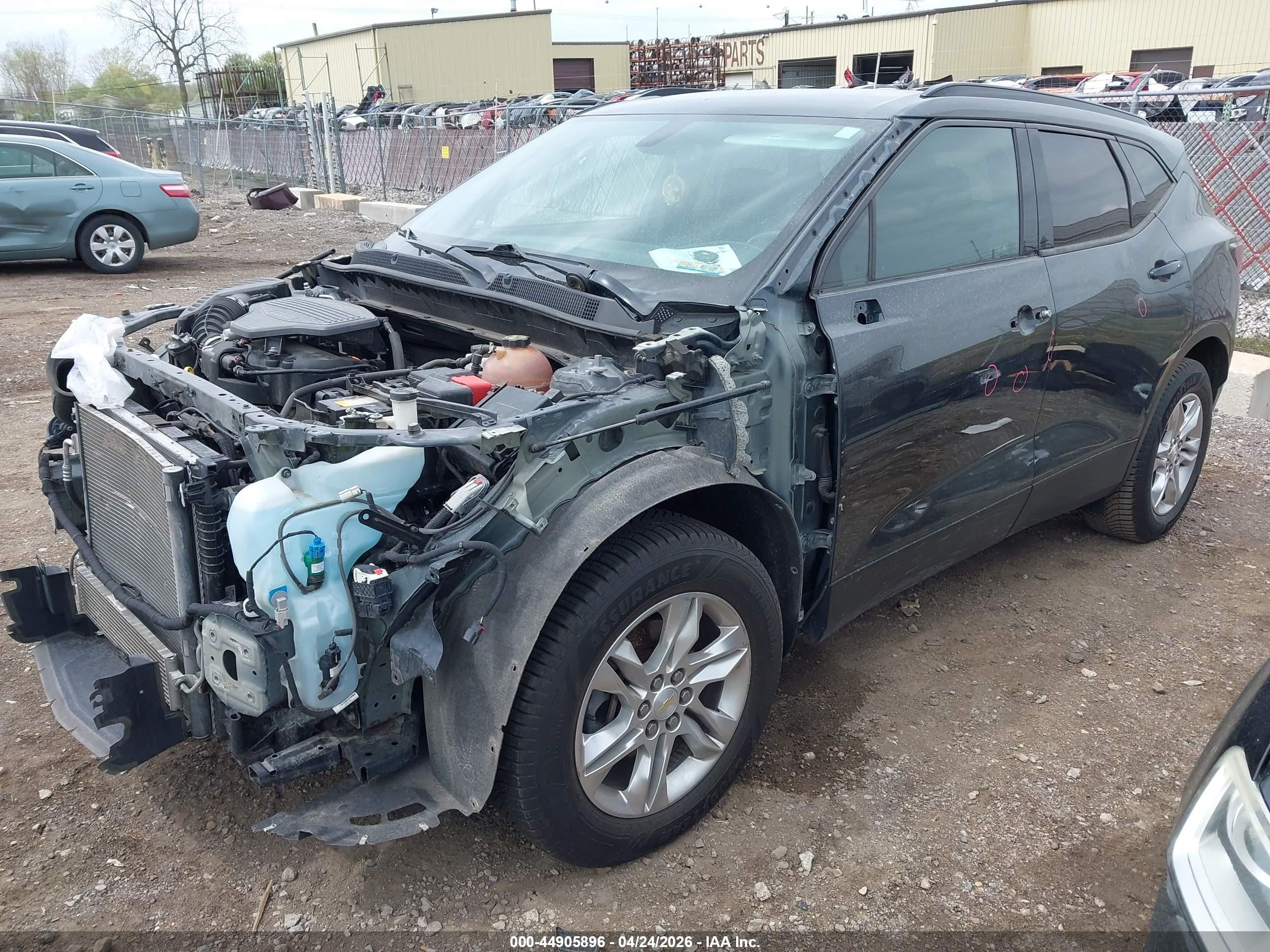 CHEVROLET BLAZER image 2