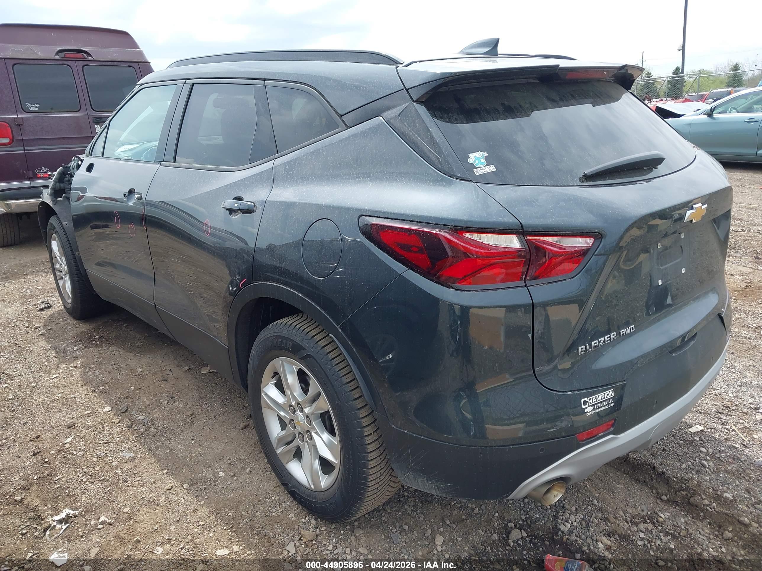 CHEVROLET BLAZER image 3
