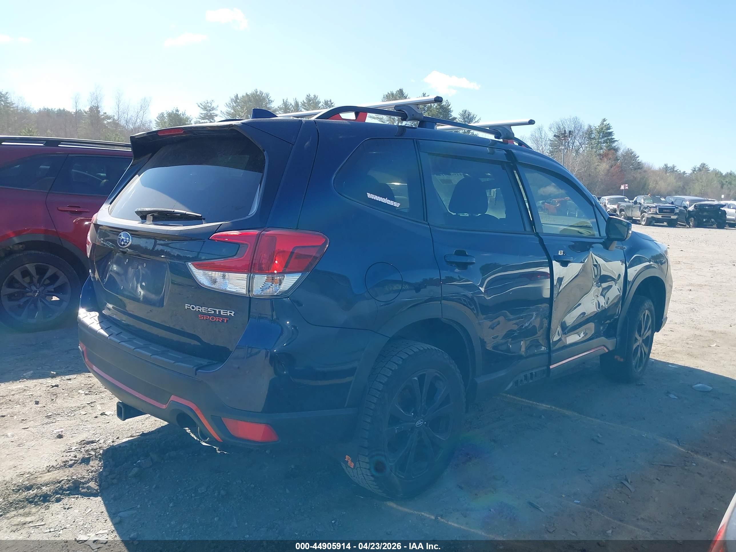 SUBARU FORESTER image 4