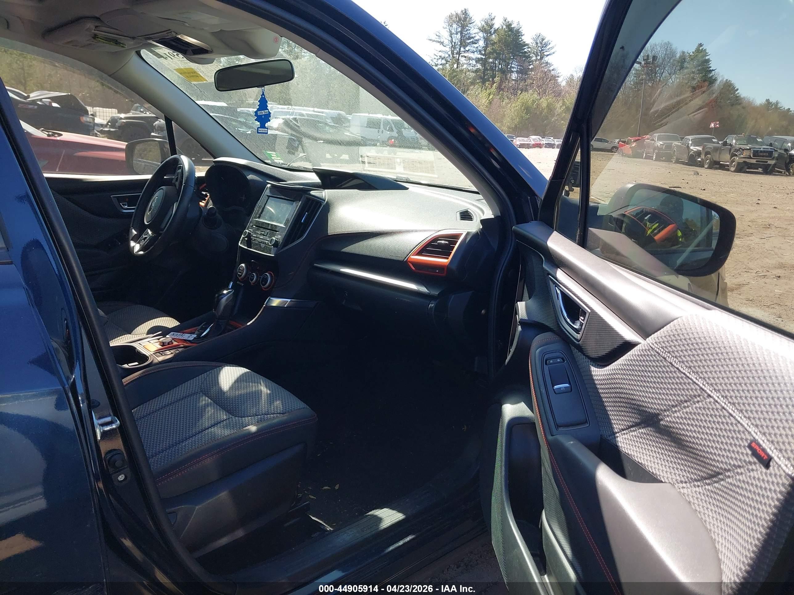 SUBARU FORESTER image 5
