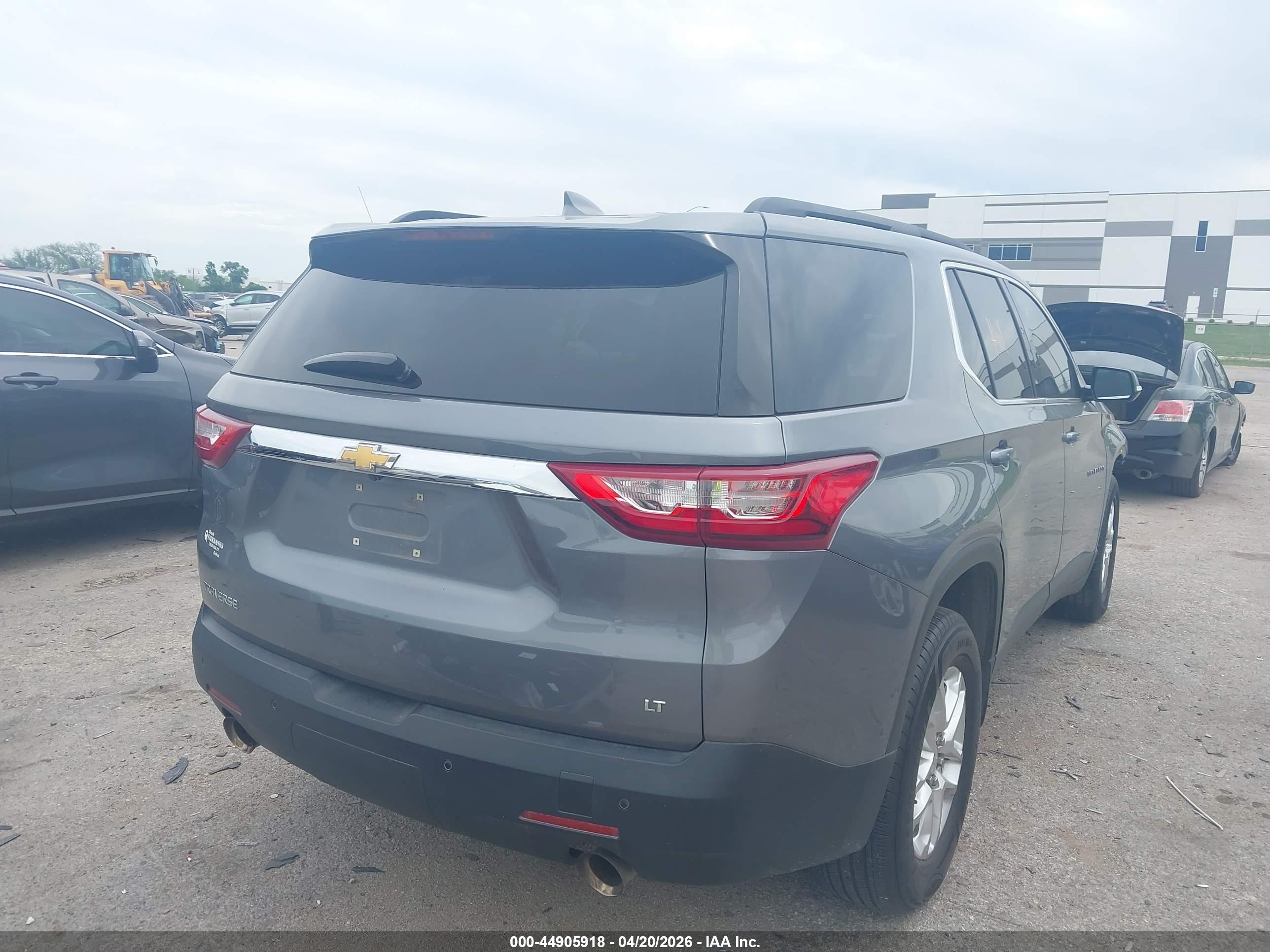 CHEVROLET TRAVERSE image 4