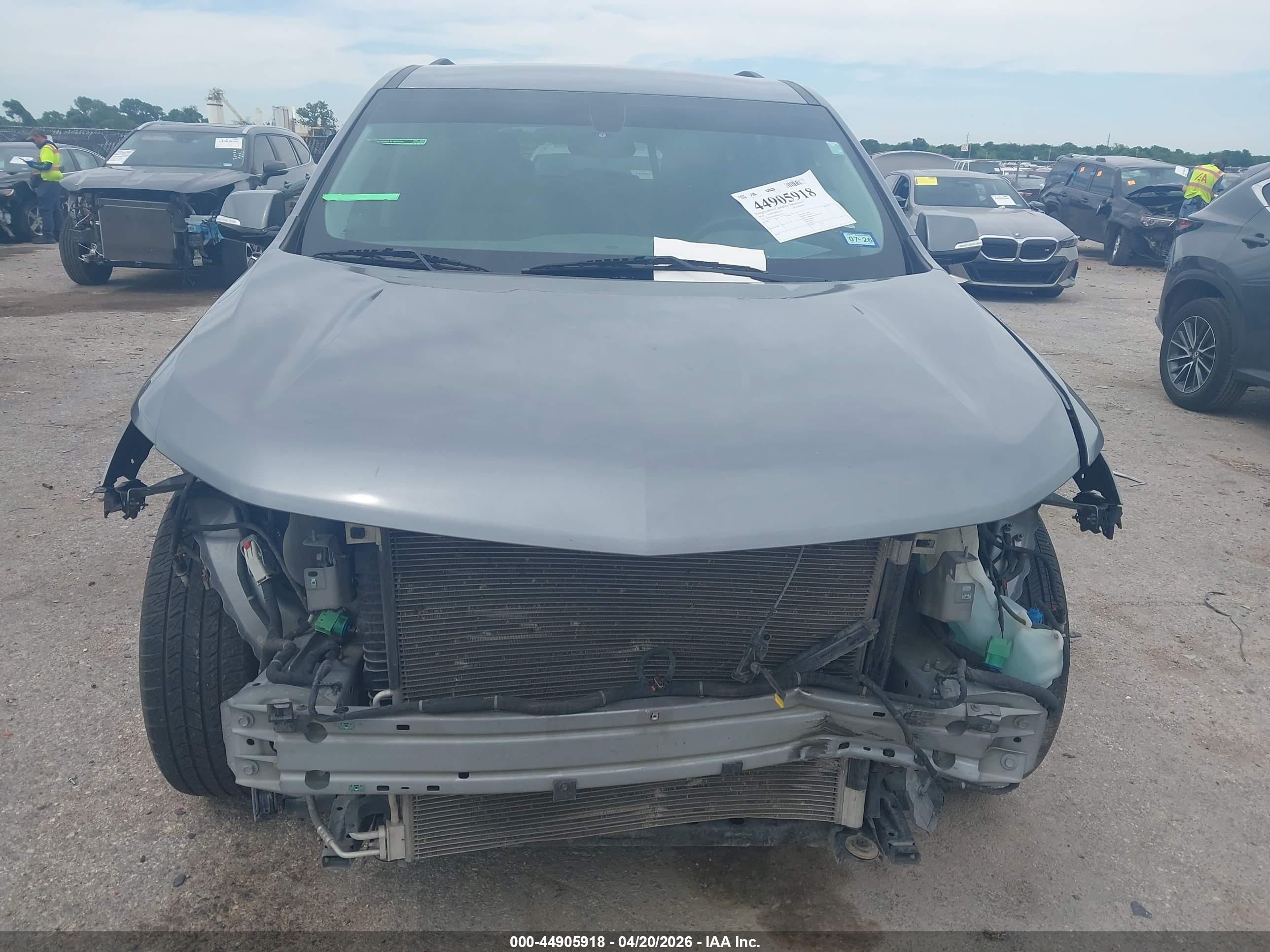 CHEVROLET TRAVERSE image 6