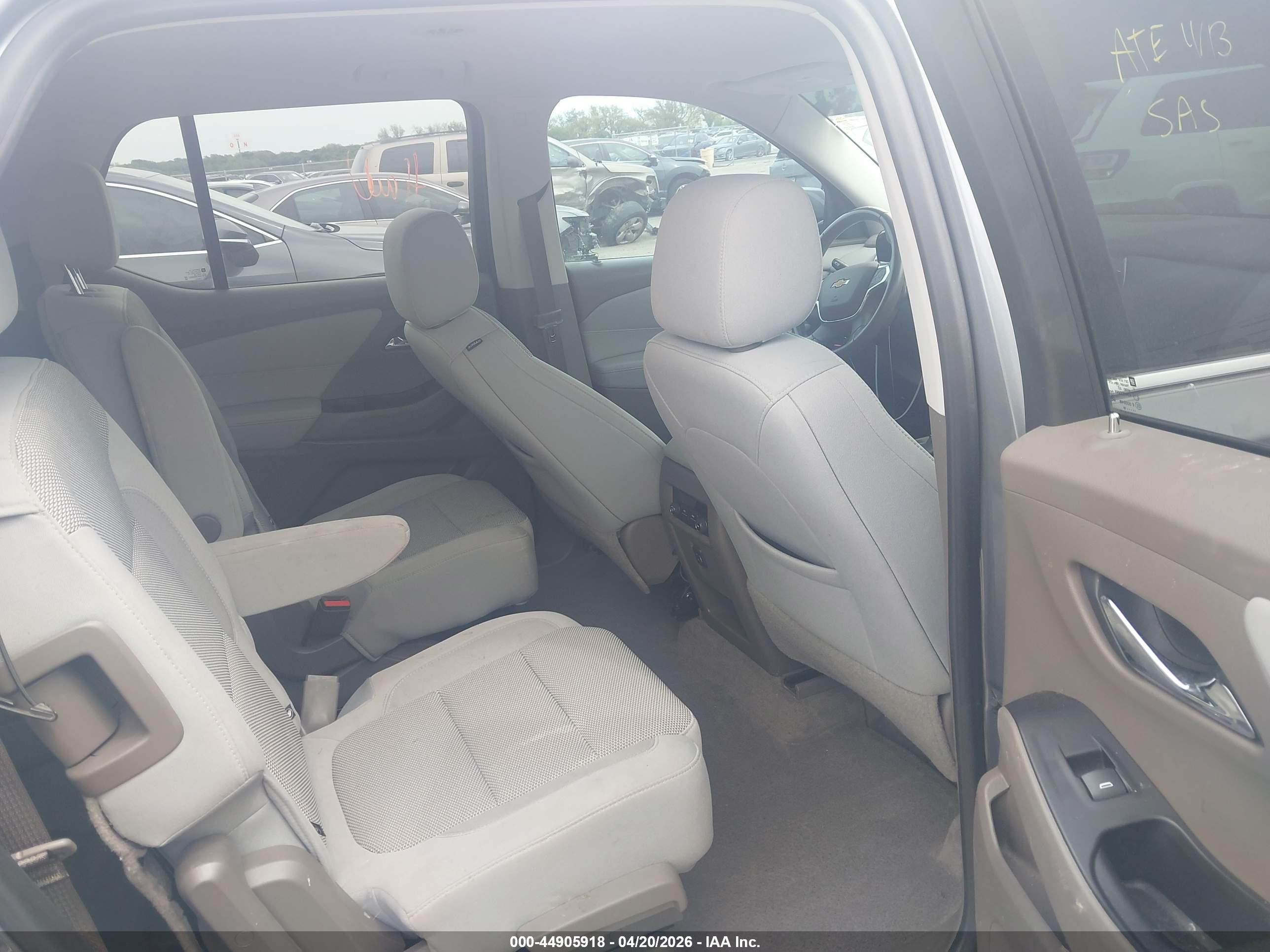 CHEVROLET TRAVERSE image 8