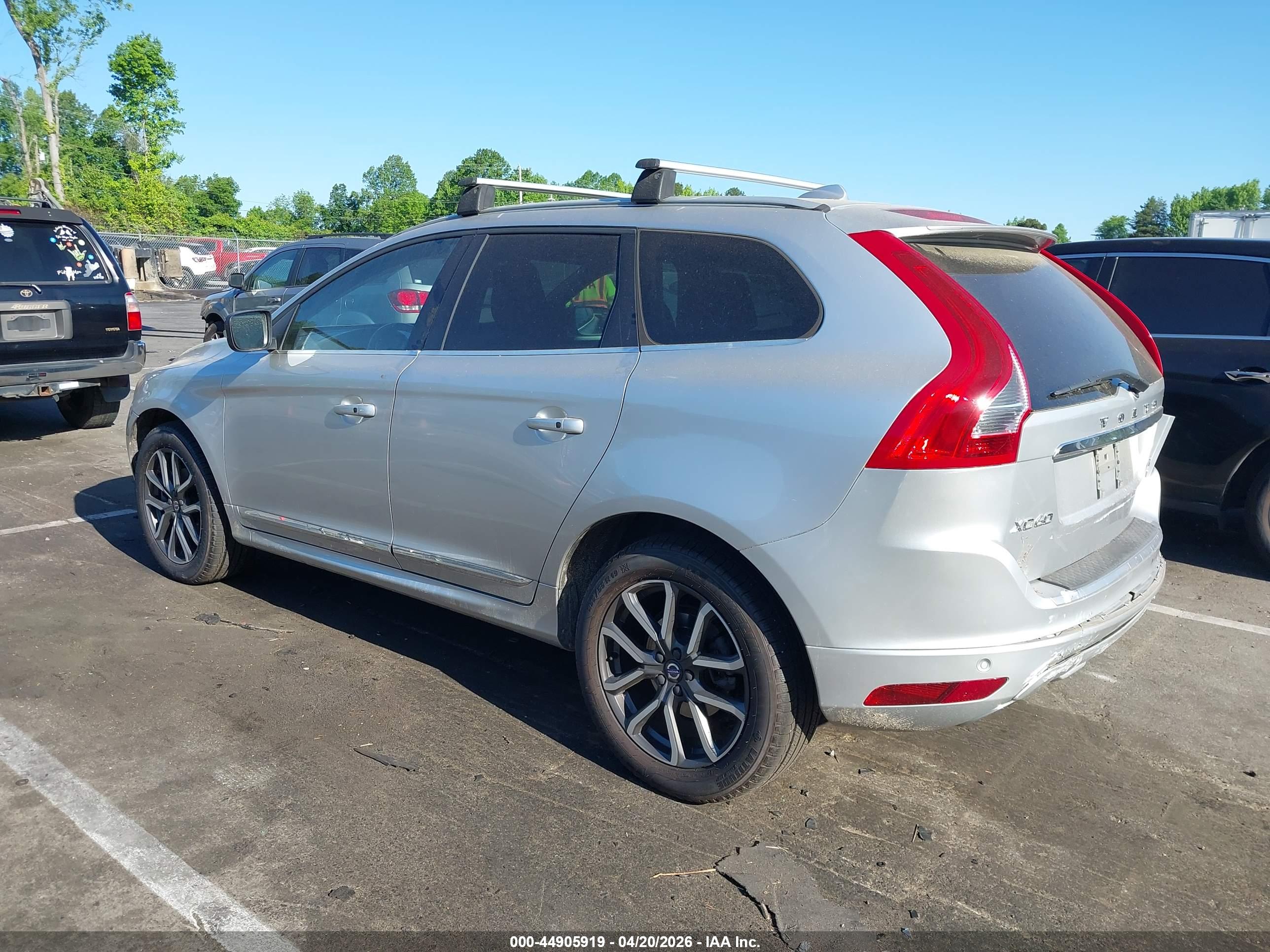 VOLVO XC60 image 3