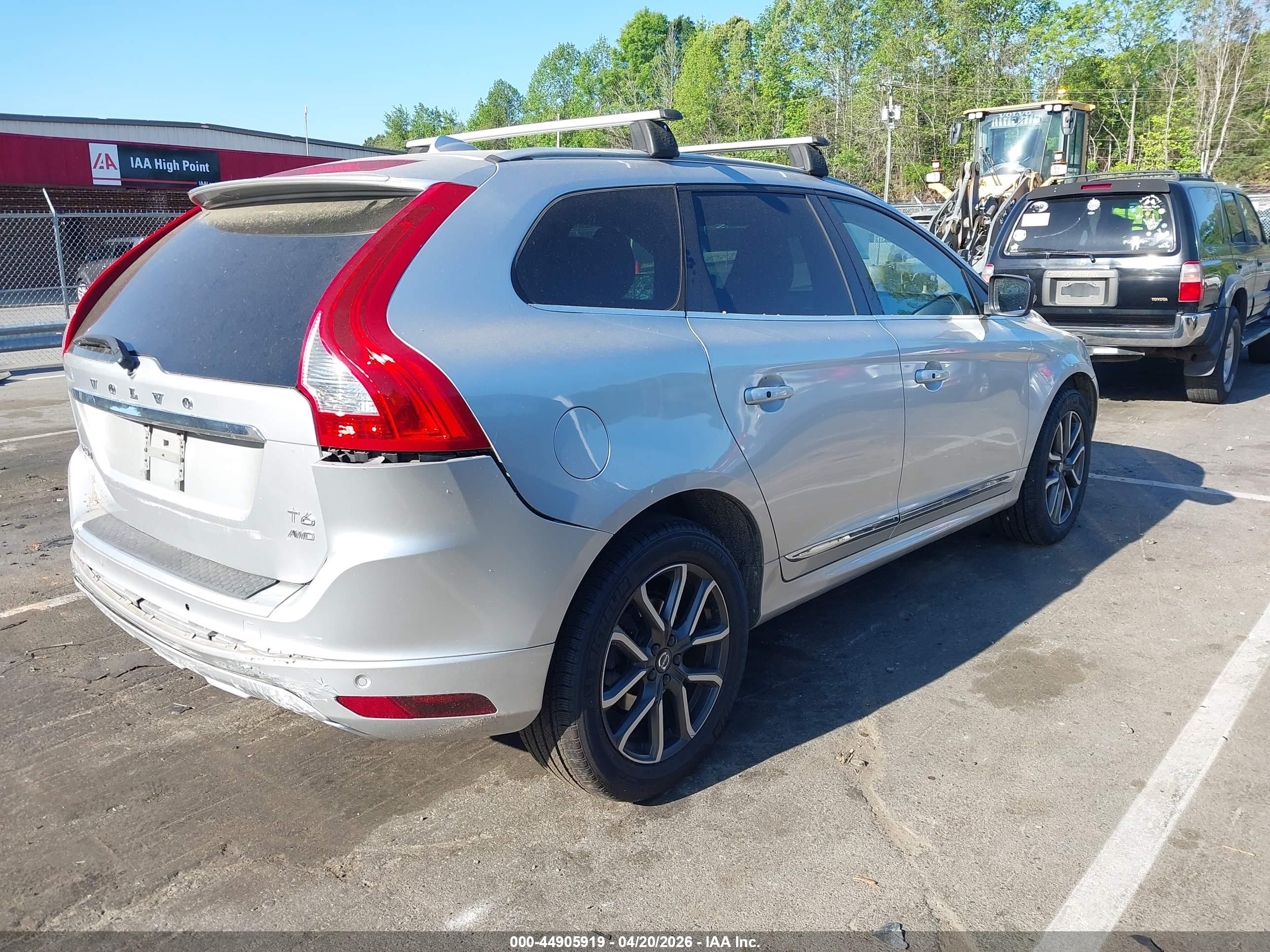 VOLVO XC60 image 4