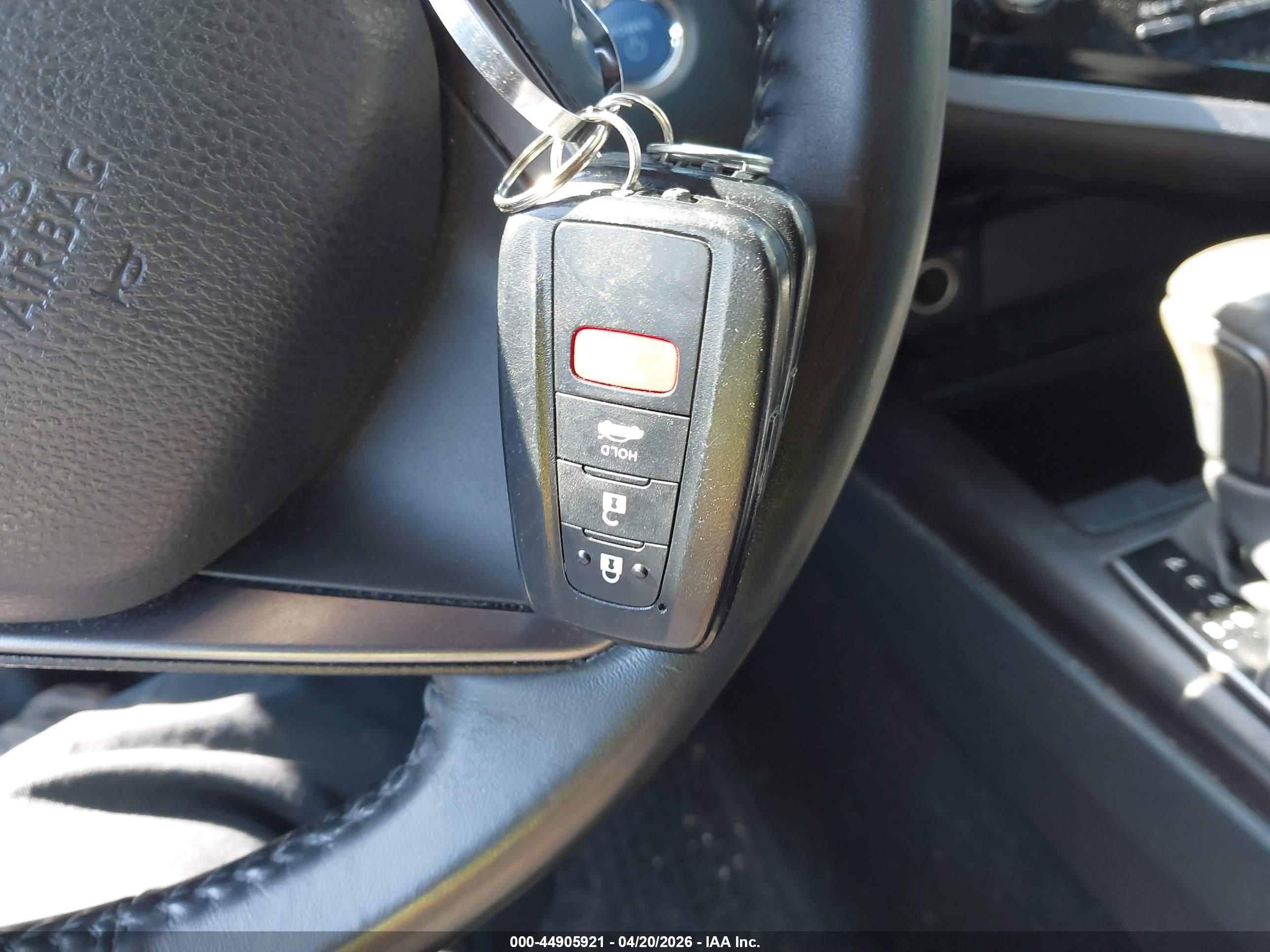 TOYOTA CAMRY image 11