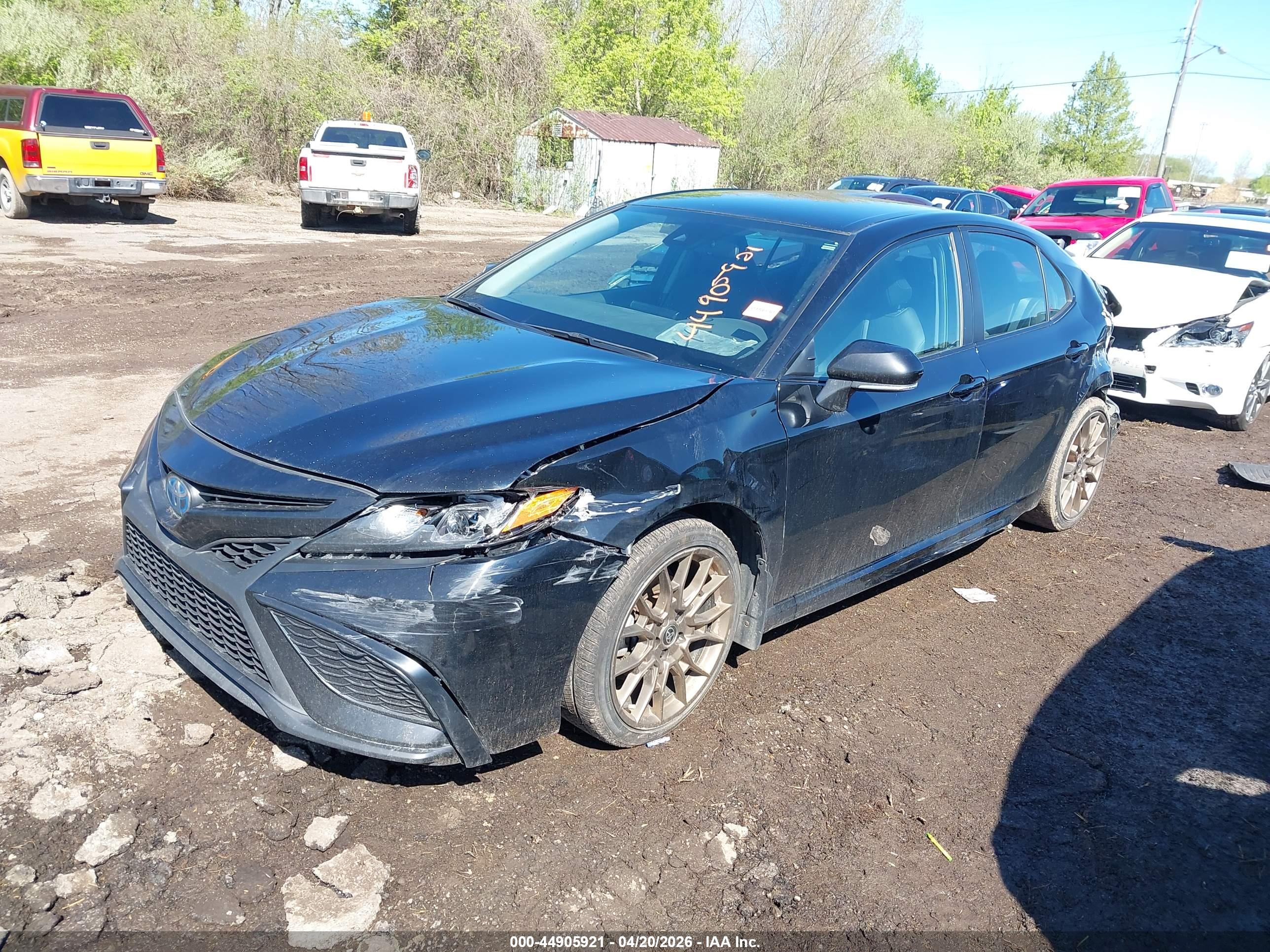 TOYOTA CAMRY image 2