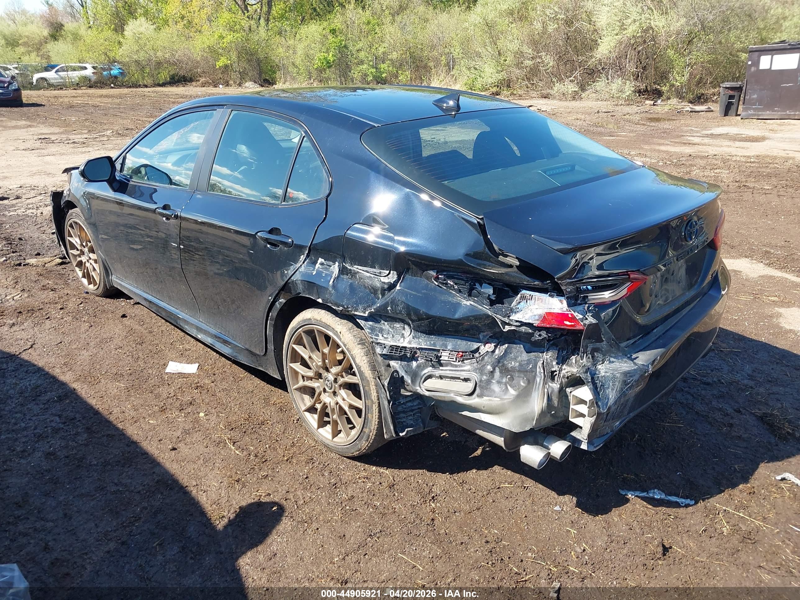 TOYOTA CAMRY image 3