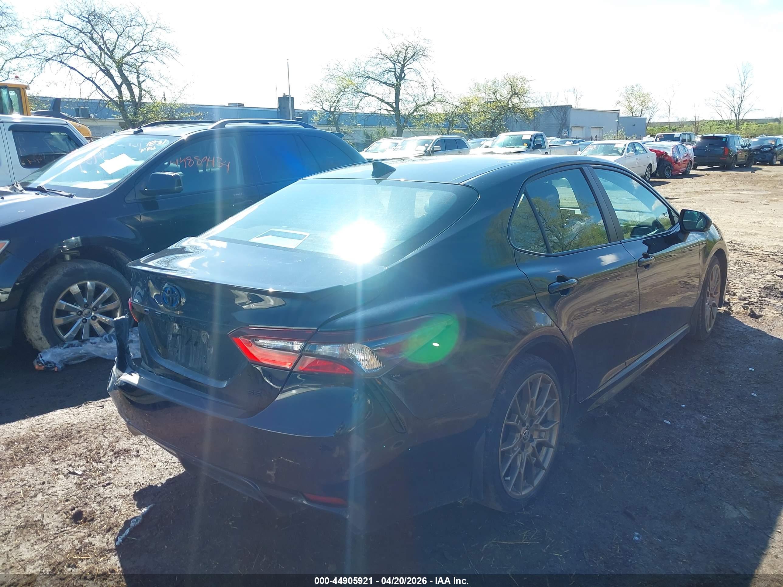 TOYOTA CAMRY image 4