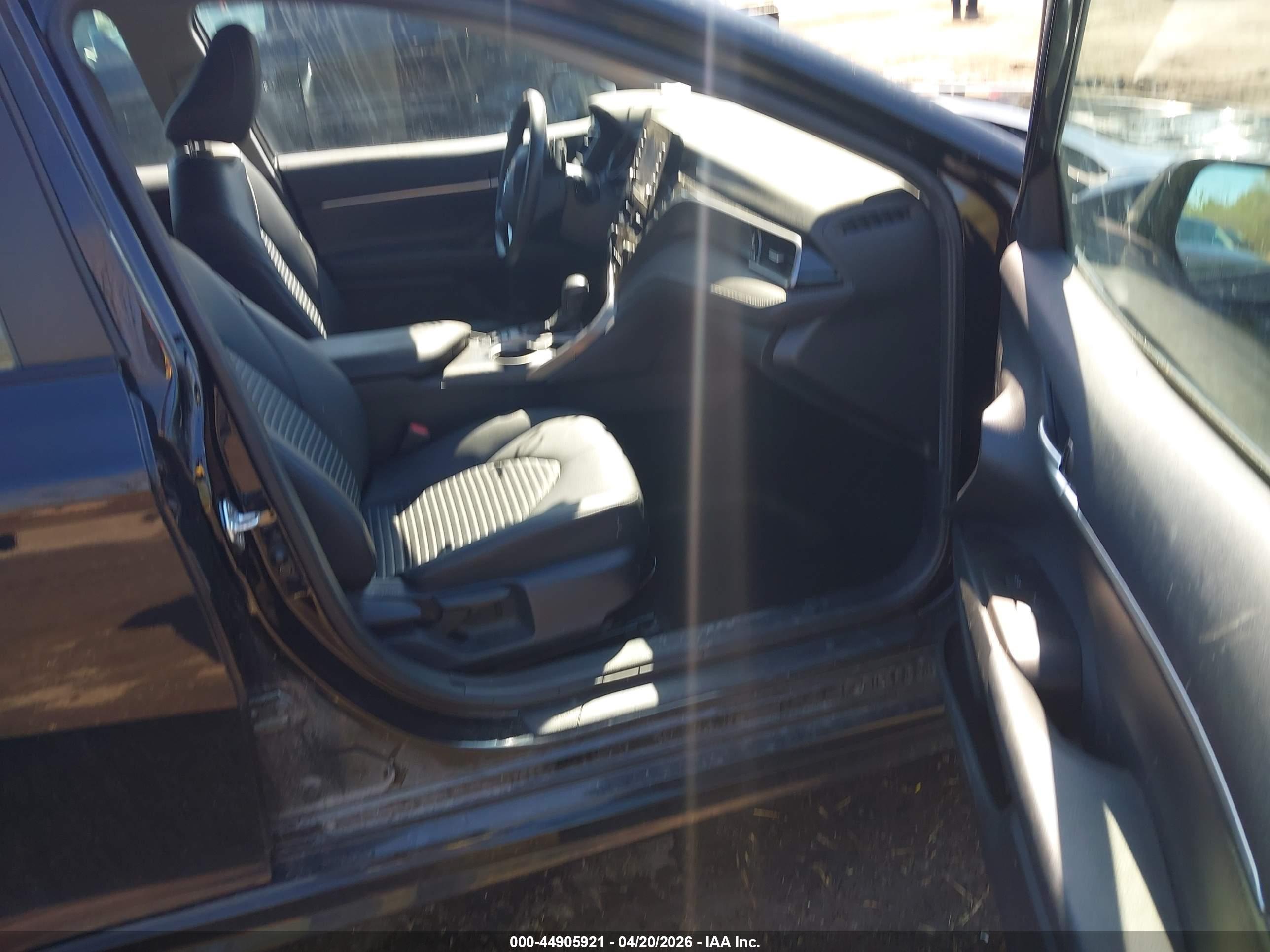 TOYOTA CAMRY image 5