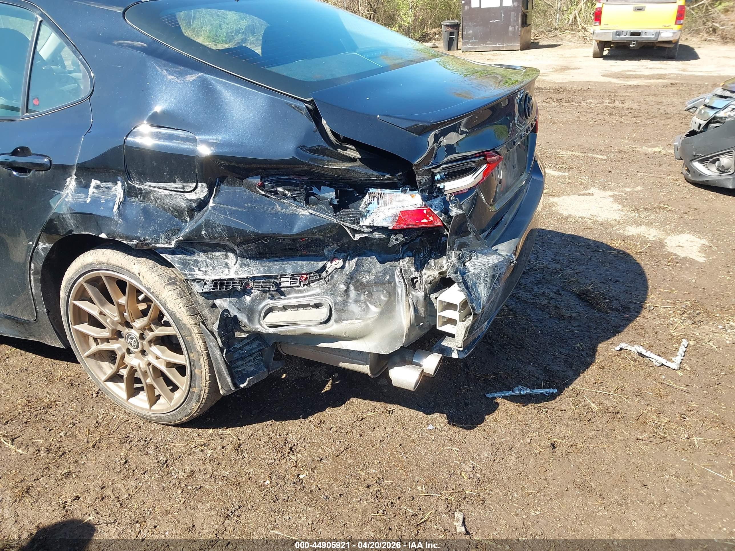 TOYOTA CAMRY image 6