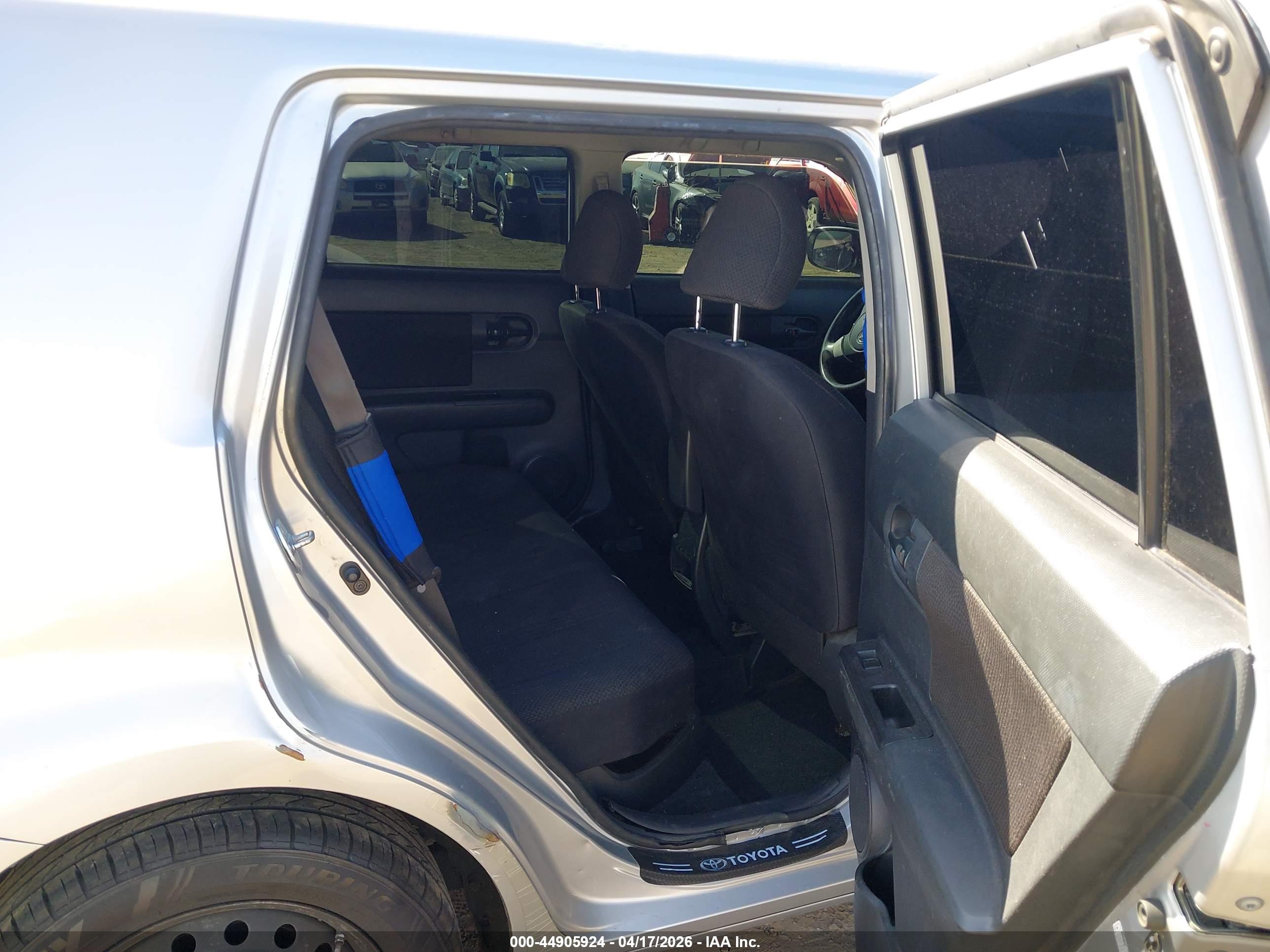 SCION XB image 8