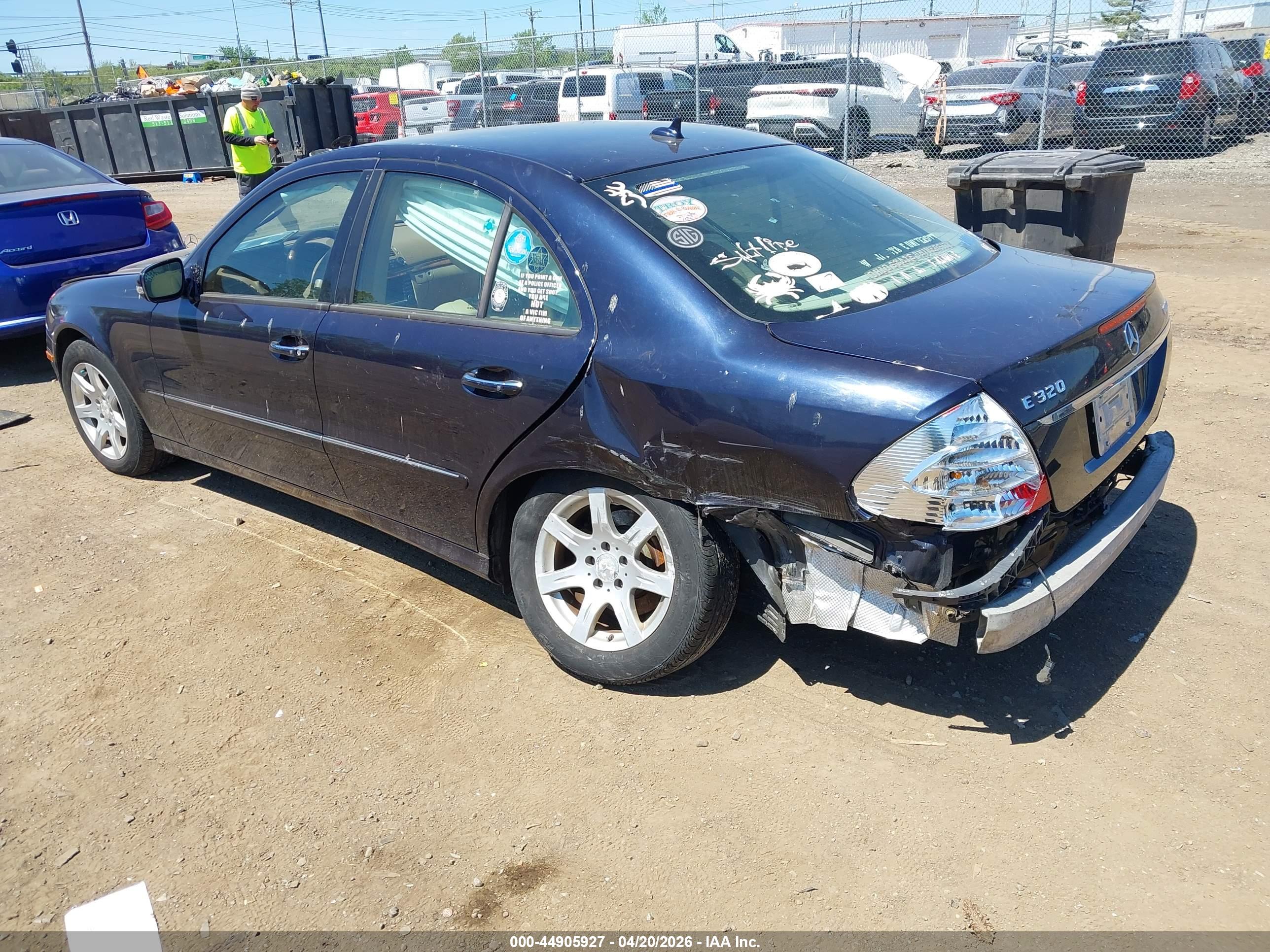 MERCEDES-BENZ E image 3