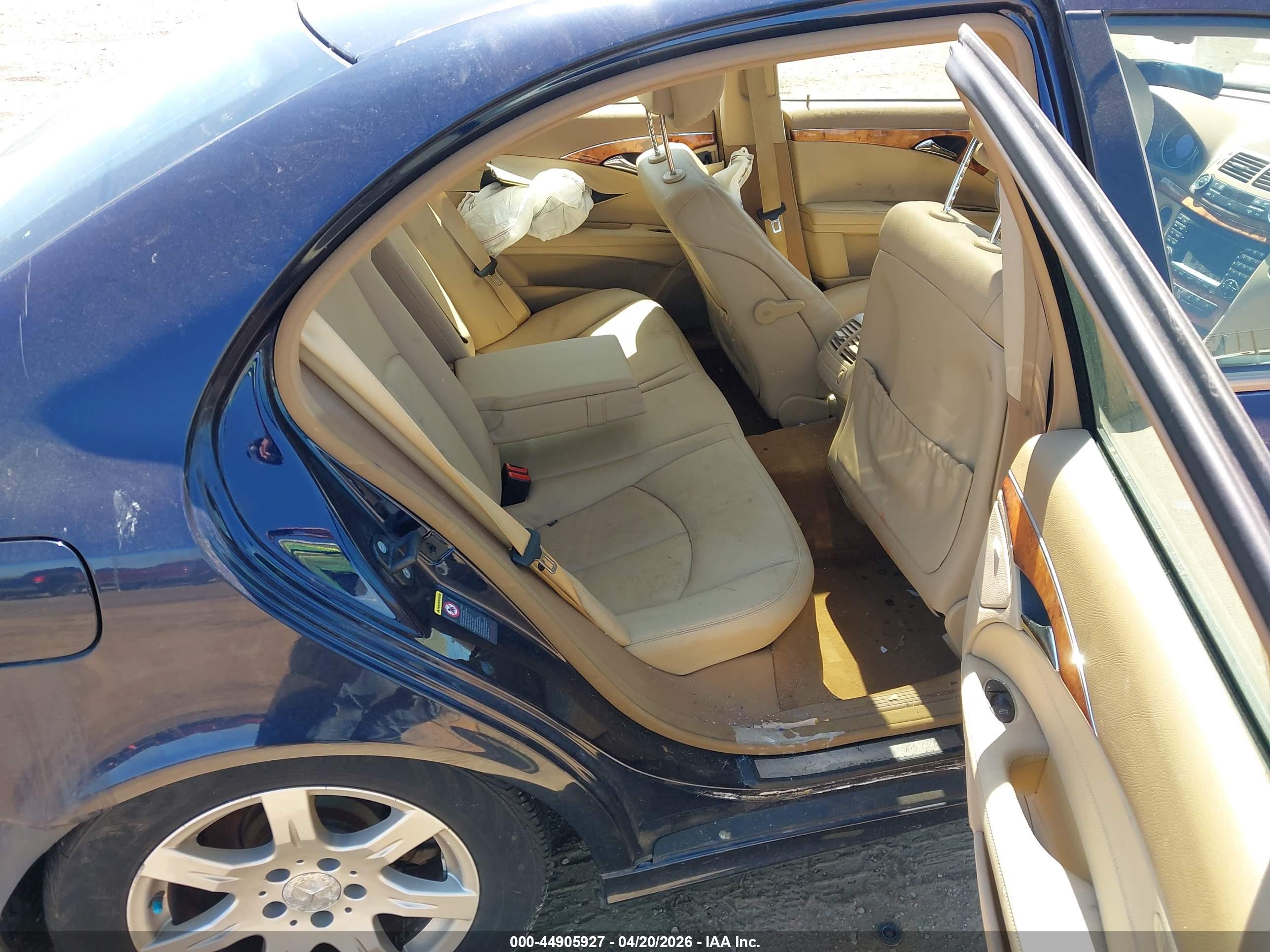 MERCEDES-BENZ E image 8