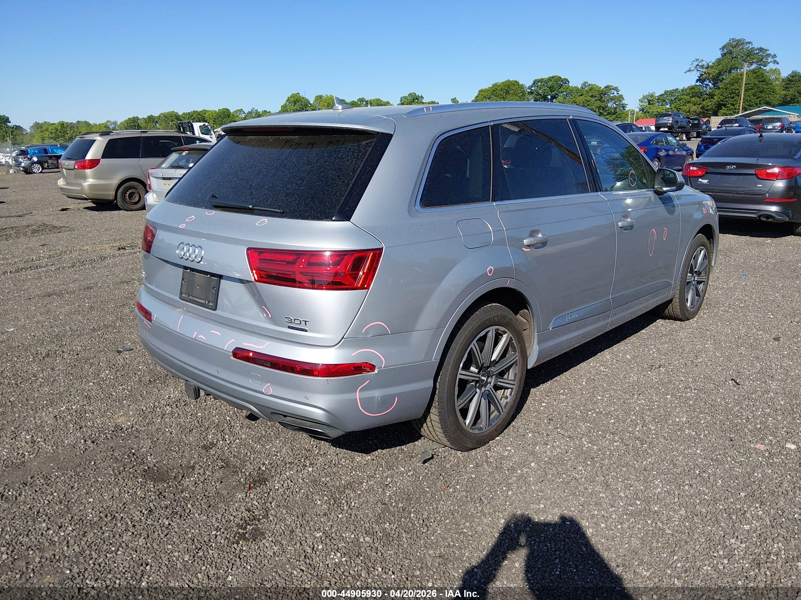 AUDI Q7 image 4