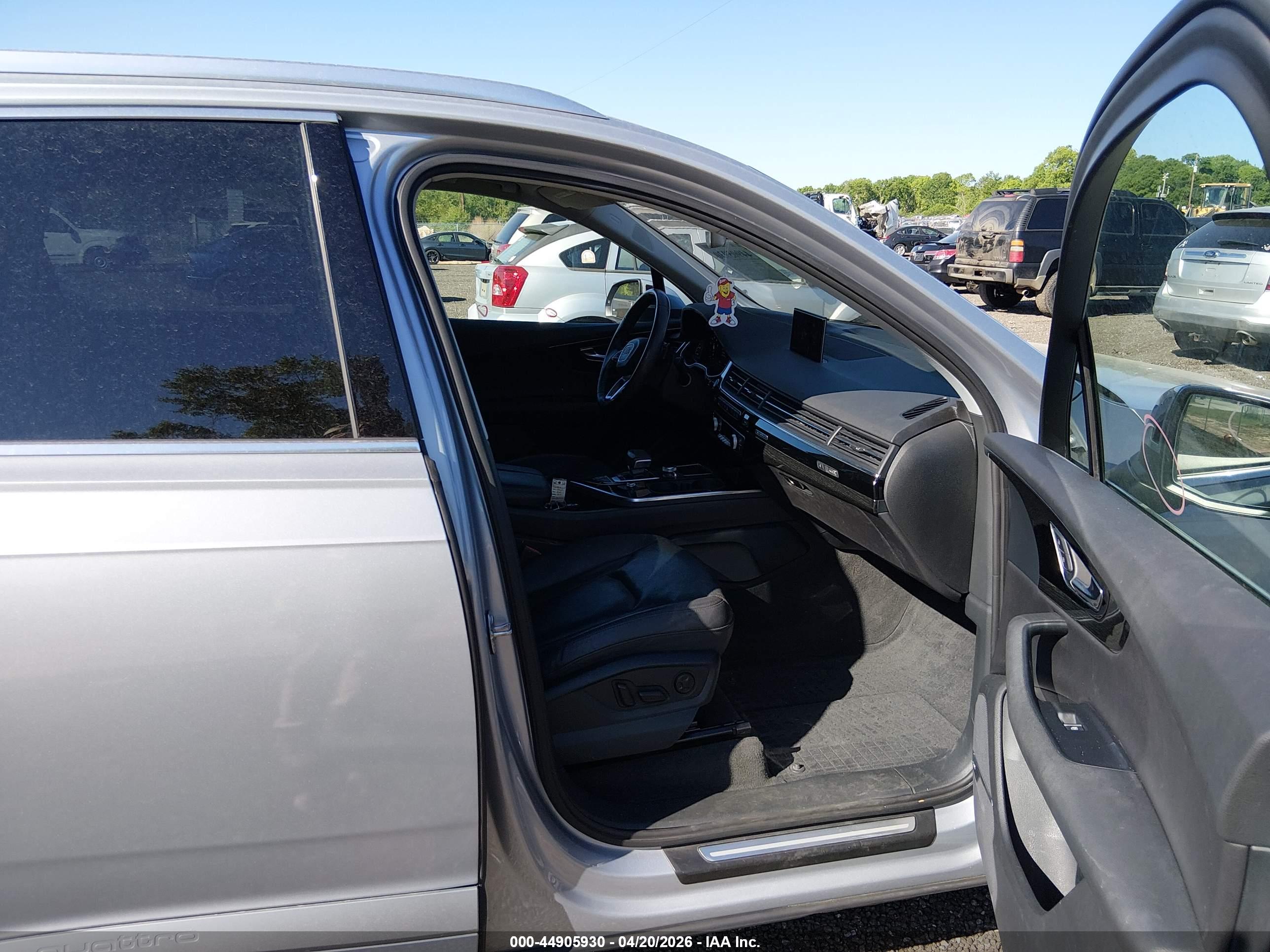 AUDI Q7 image 5