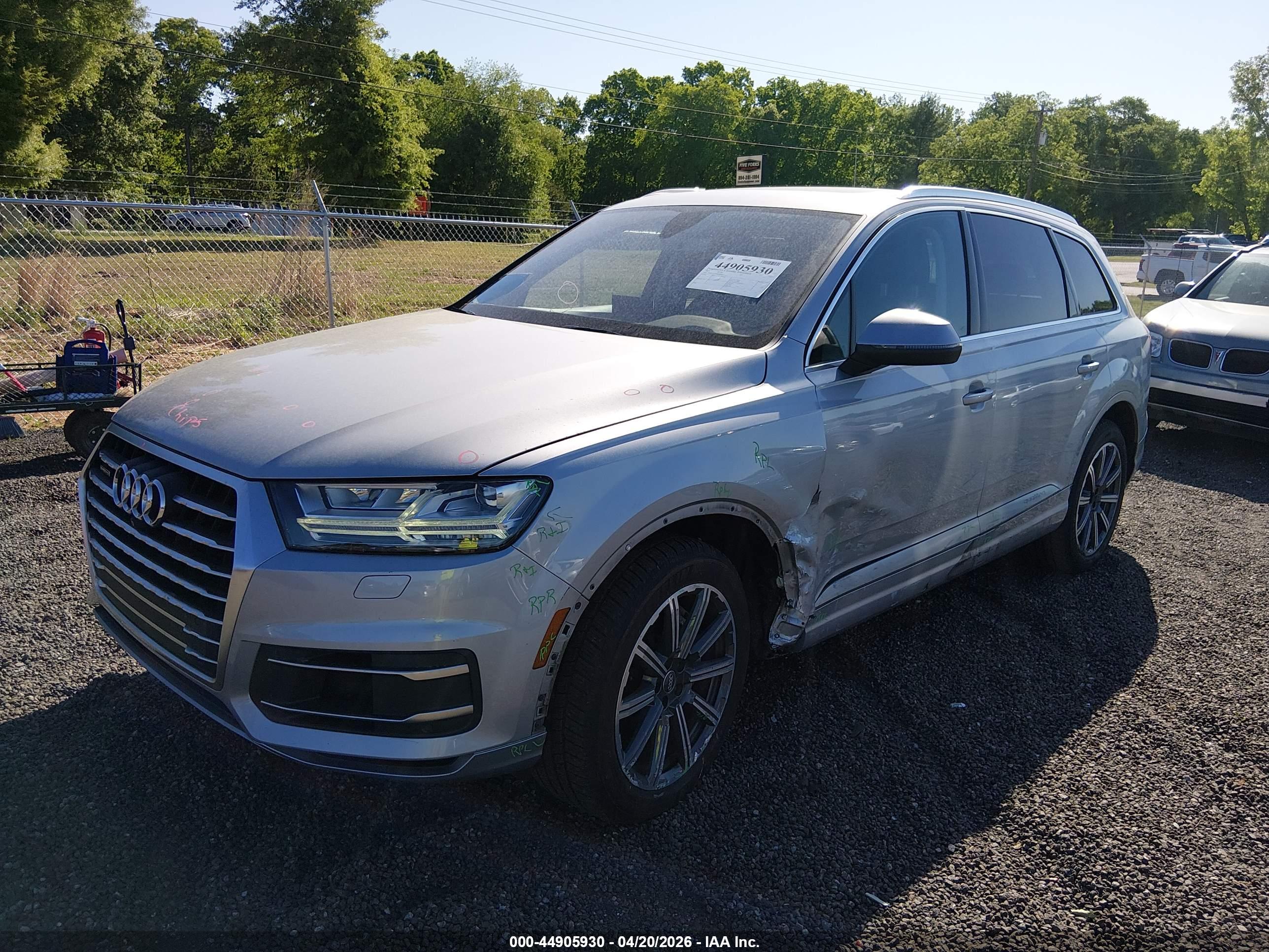 AUDI Q7 image 6