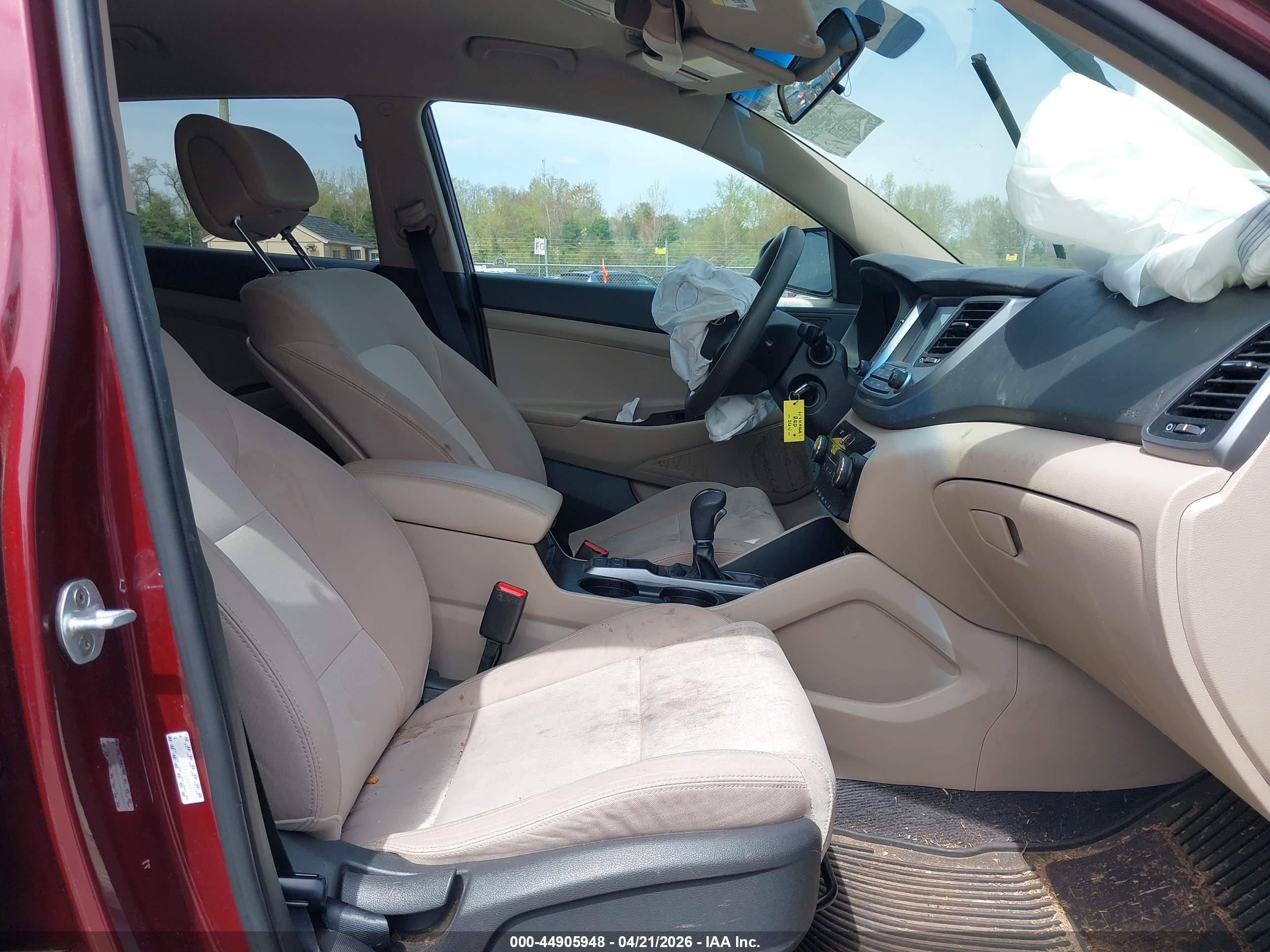 HYUNDAI TUCSON image 5