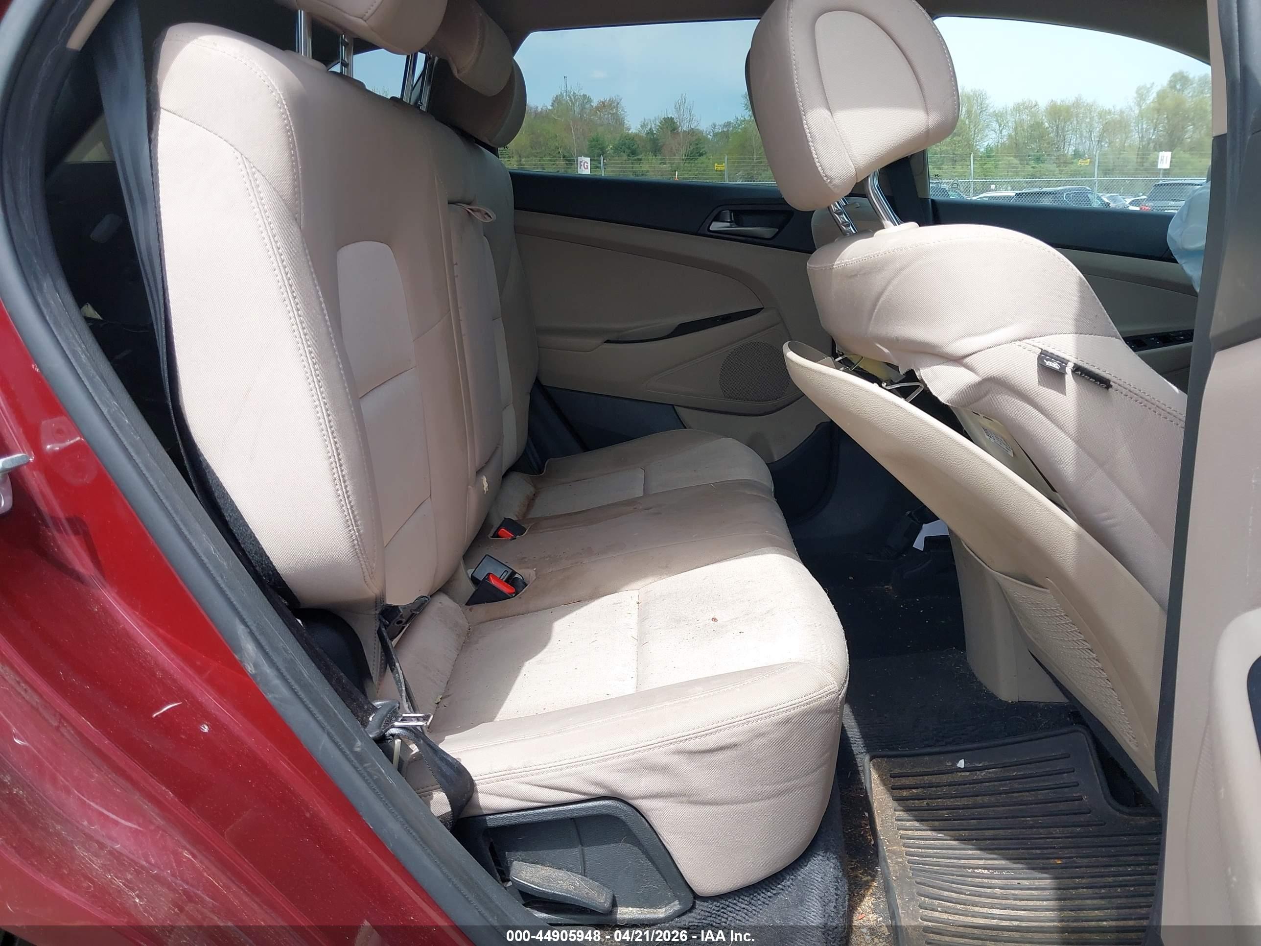 HYUNDAI TUCSON image 8