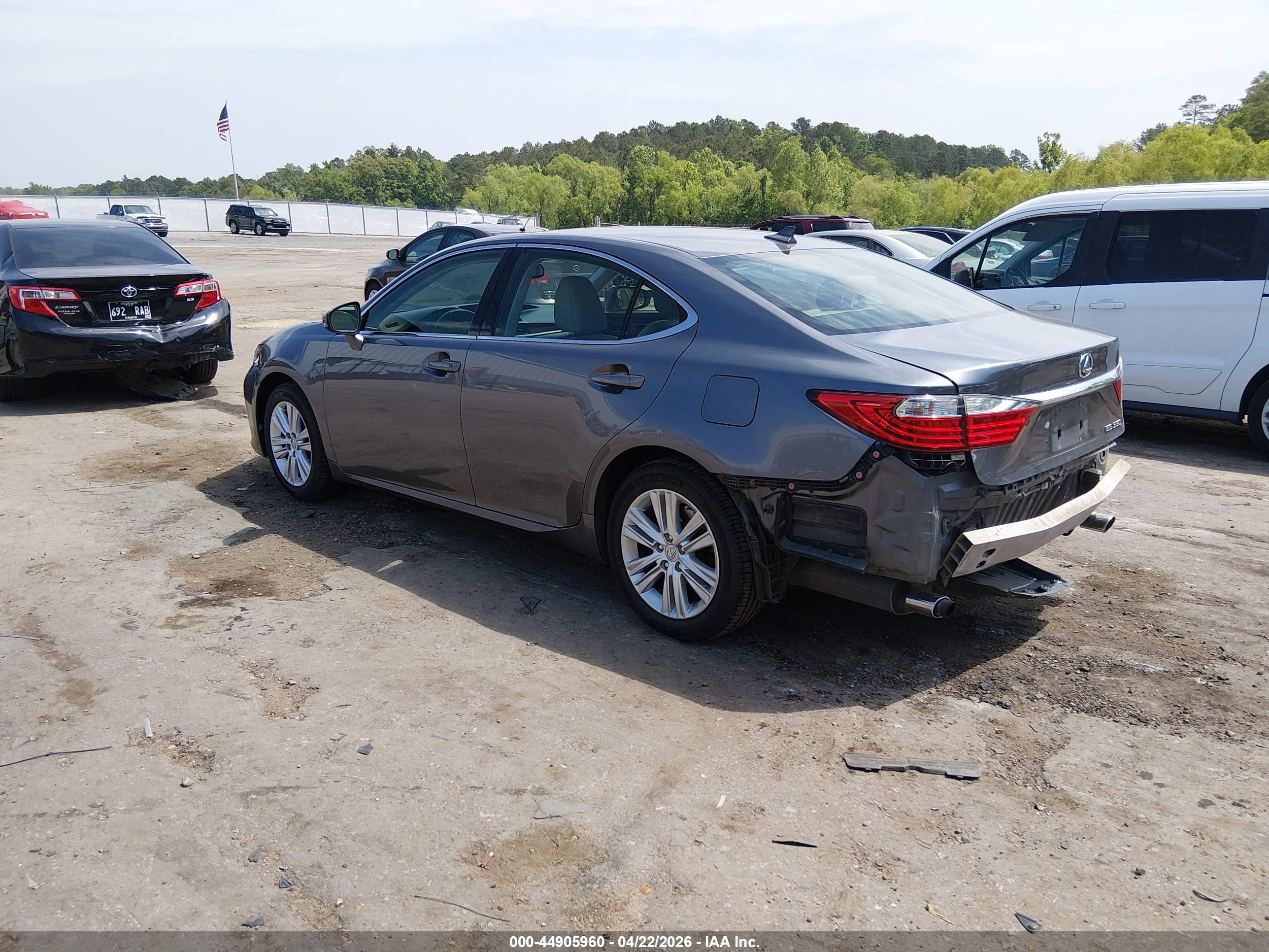 LEXUS ES image 3