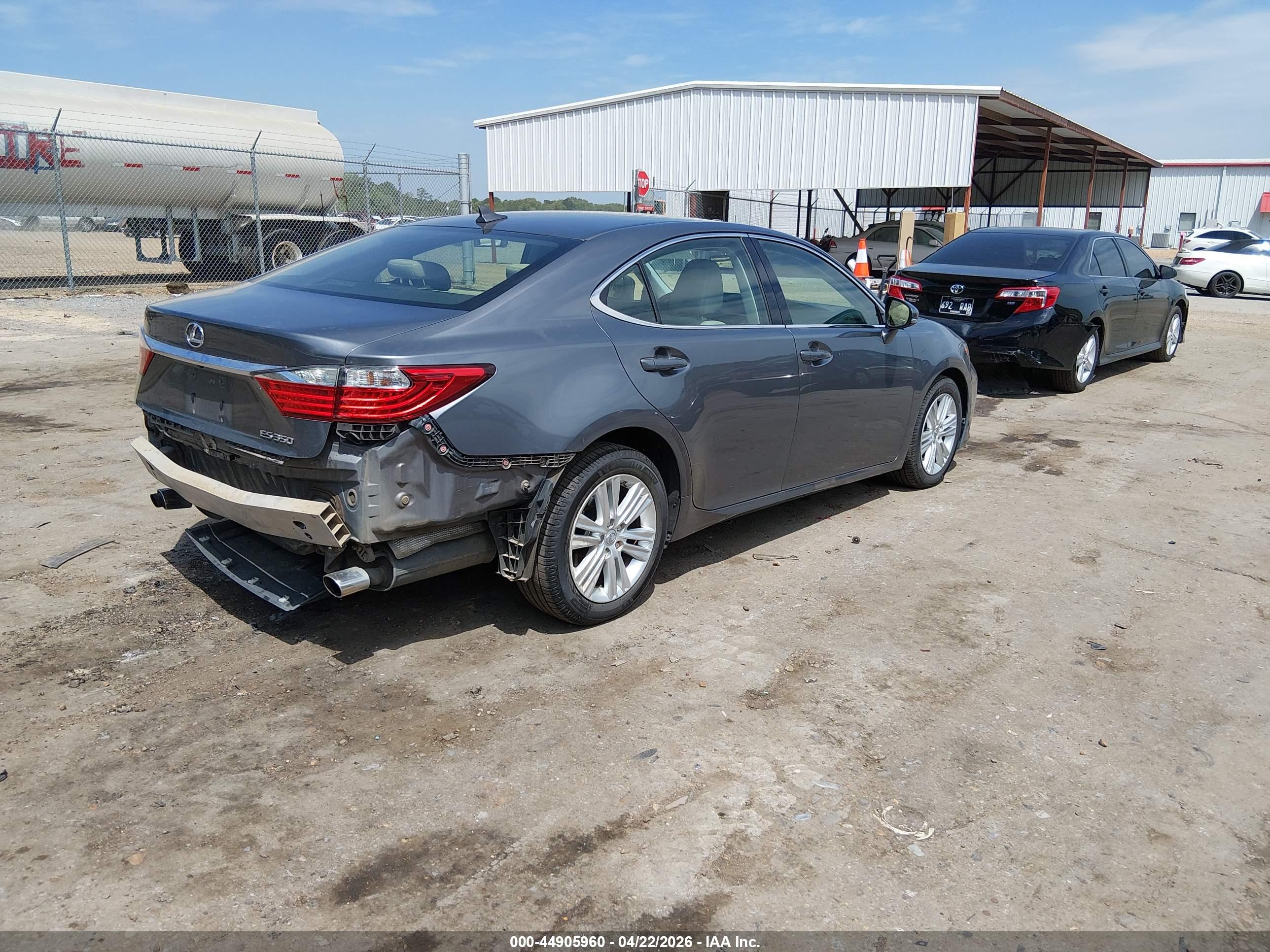 LEXUS ES image 4